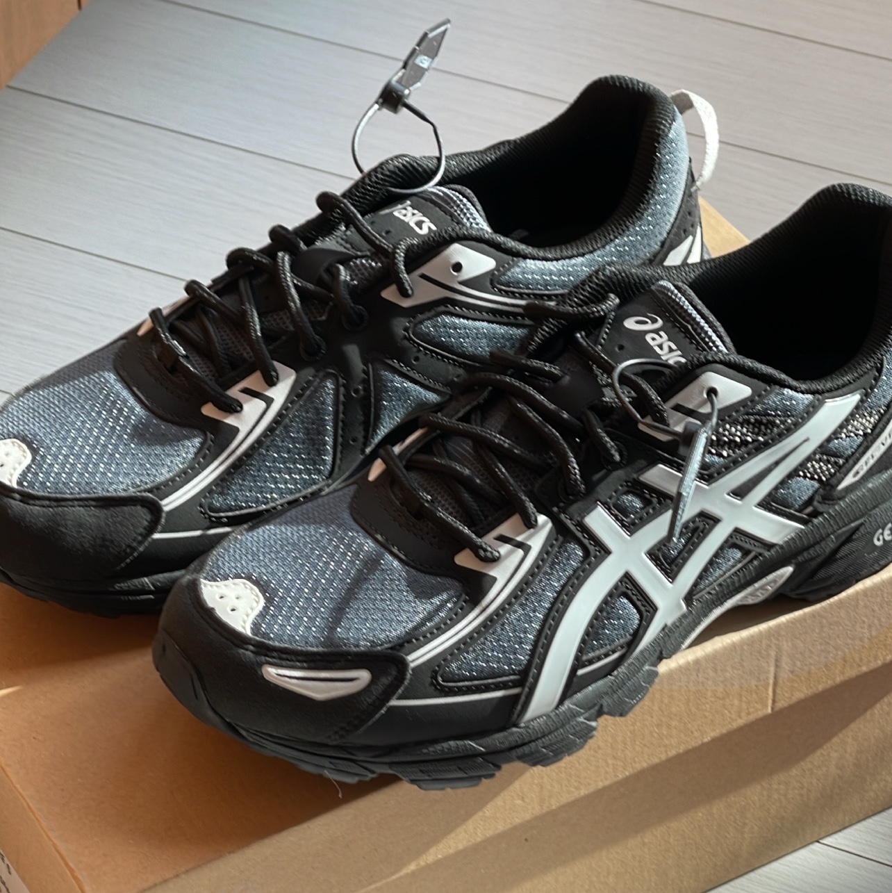 Asics Gel-Venture 6 Carrier Grey 착용 스타일 - 2