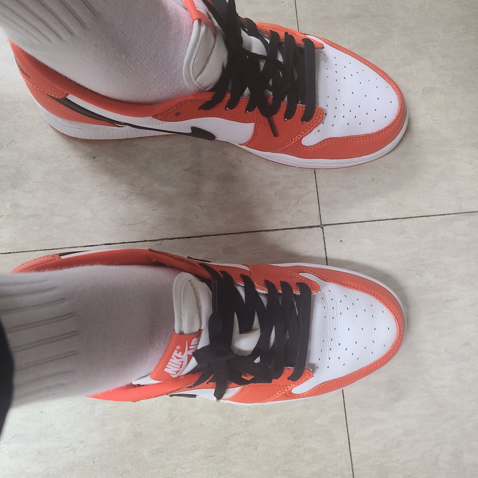 Jordan 1 Low OG Starfish 착용 스타일