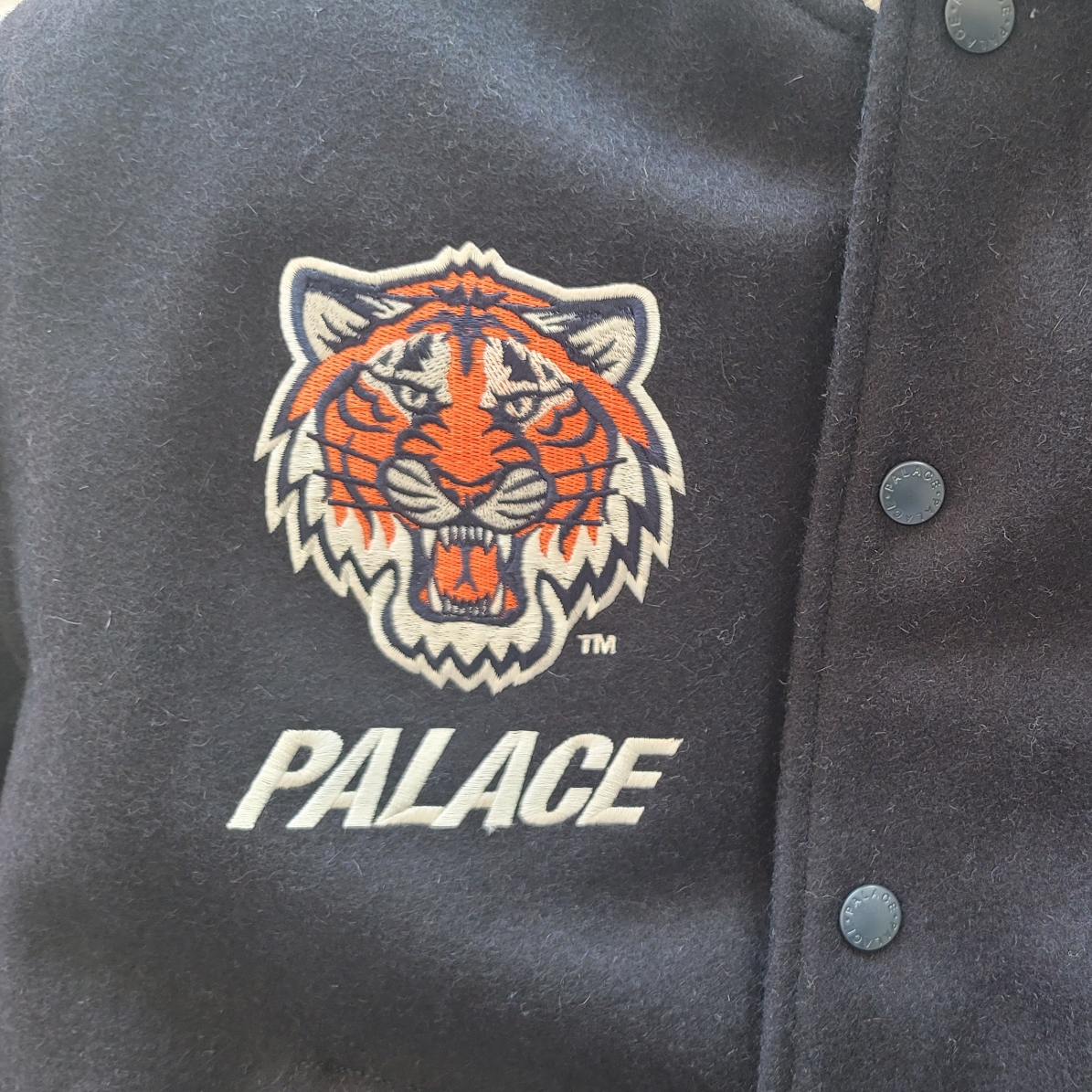 Palace x Detroit Tigers New Era Wool Stadium Jacket Navy - 22SS 착용 스타일