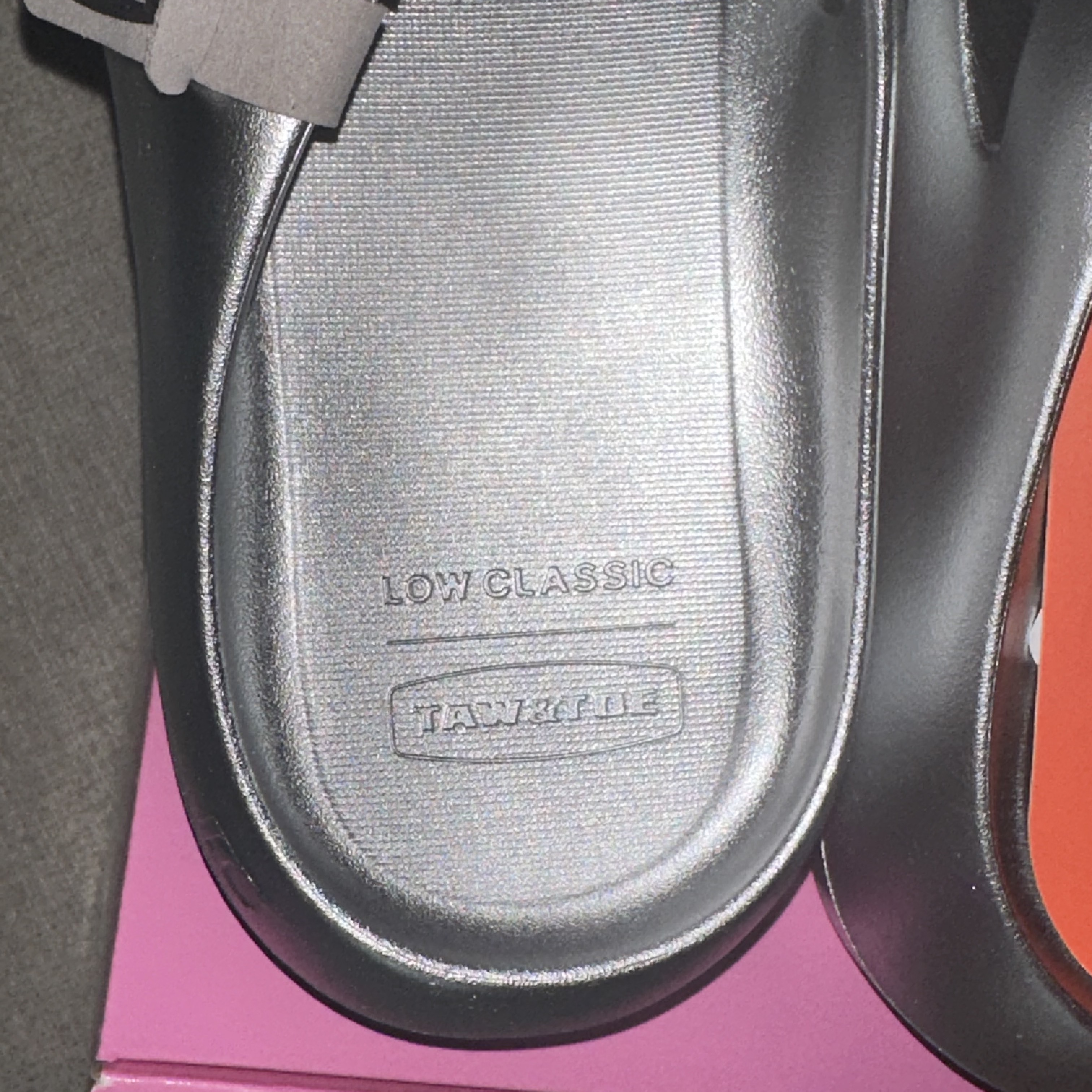 Taw&Toe x Low Classic Platform Flip Flop Silver 착용 스타일 - 2