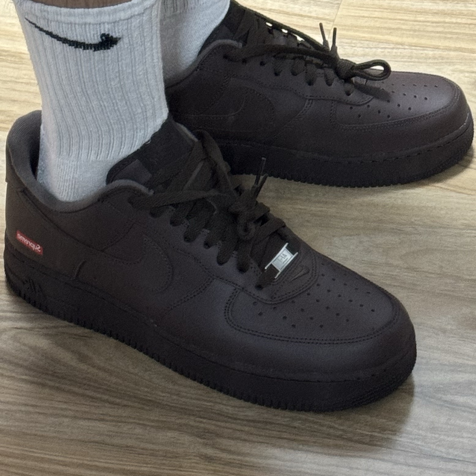 Nike x Supreme Air Force 1 Low Baroque Brown 착용 스타일