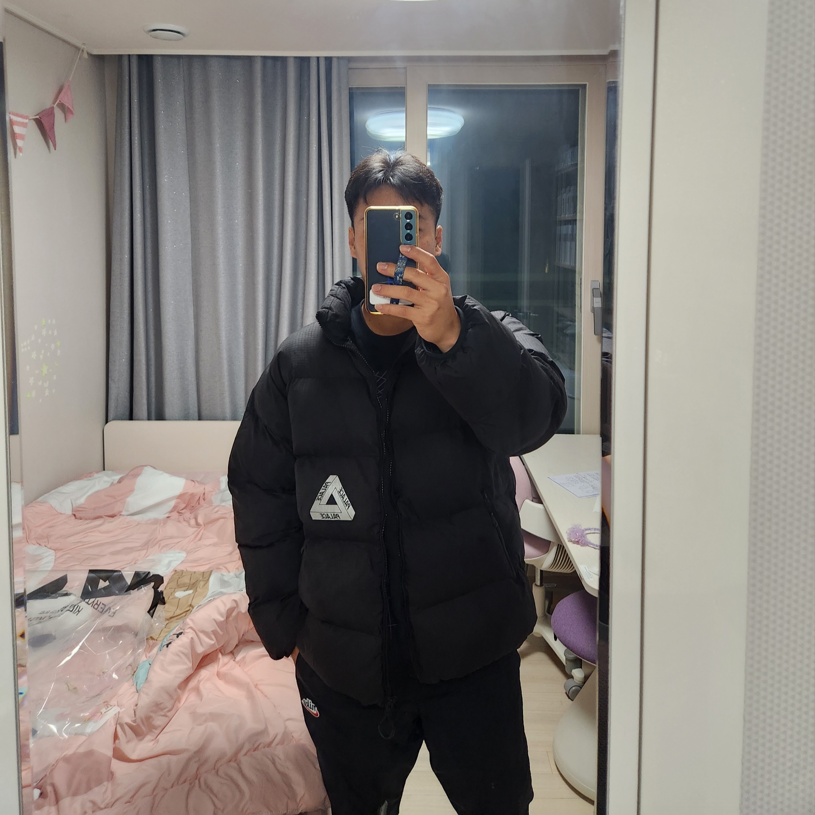 Palace Ripstop Puffa Black - 23FW 착용 스타일