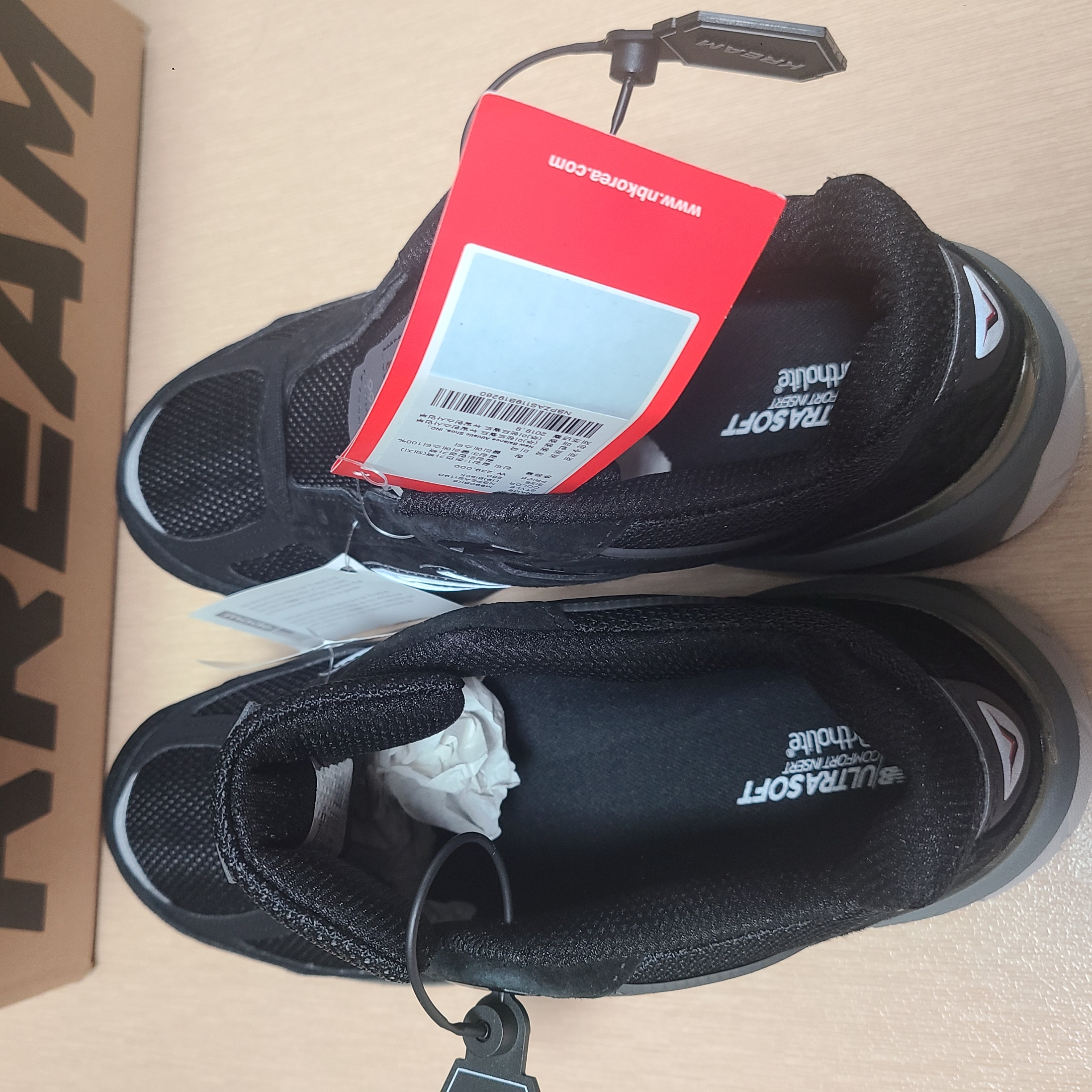 New Balance 990v5 Made in USA Black - D Standard 착용 스타일 - 2