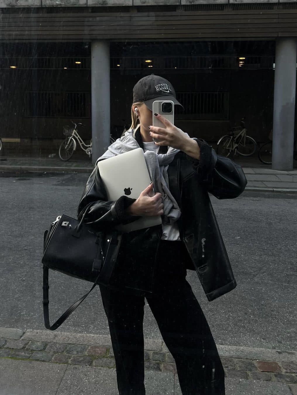 Acne Studios Narrow Wool Fringe Muffler Grey Melange, Nike Heritage 86 Wordmark Swoosh MLB New York Yankees Adjustable Hat Navy 착용 스타일 - 3