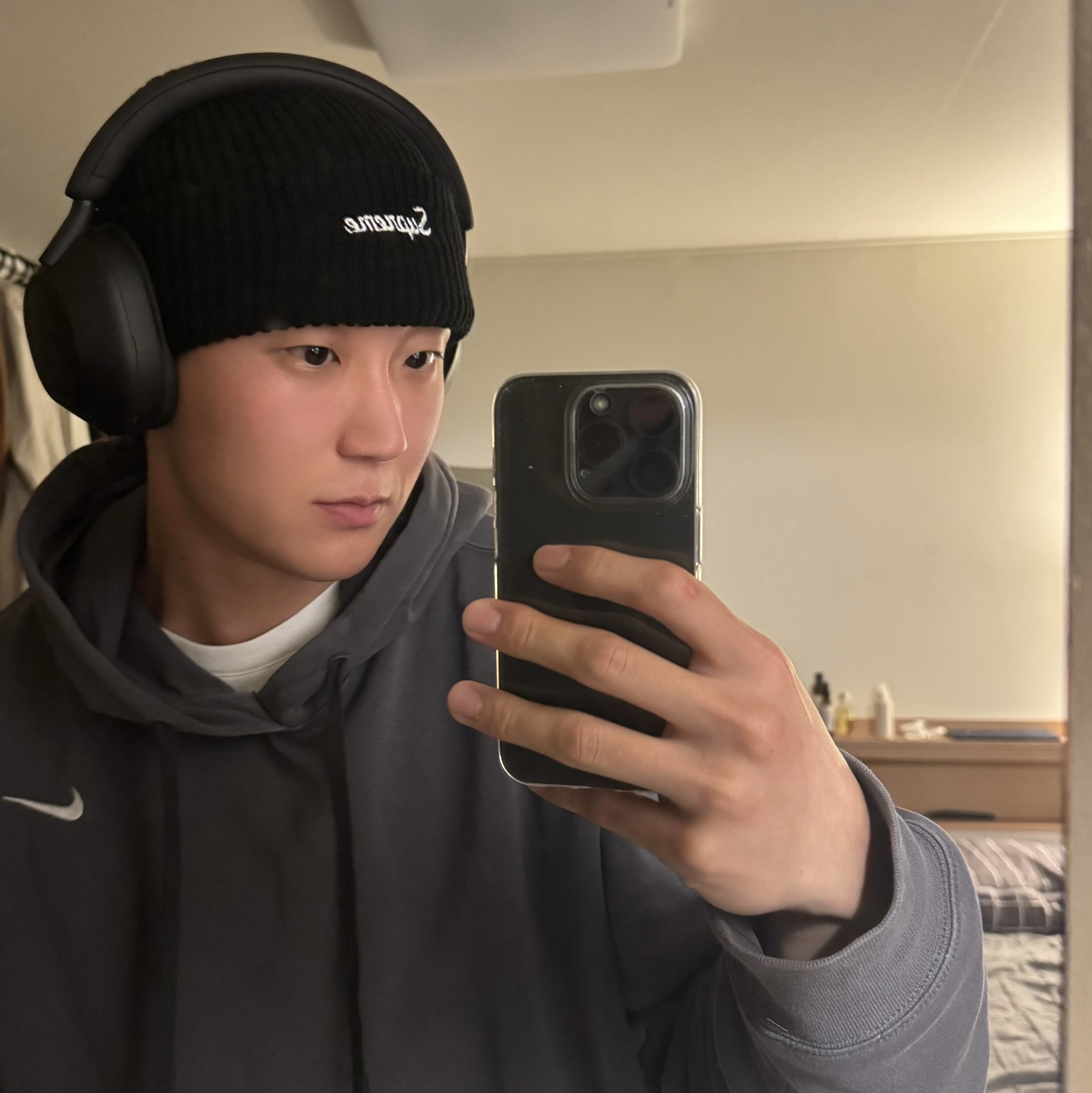 Supreme Loose Gauge Beanie Black 착용 스타일