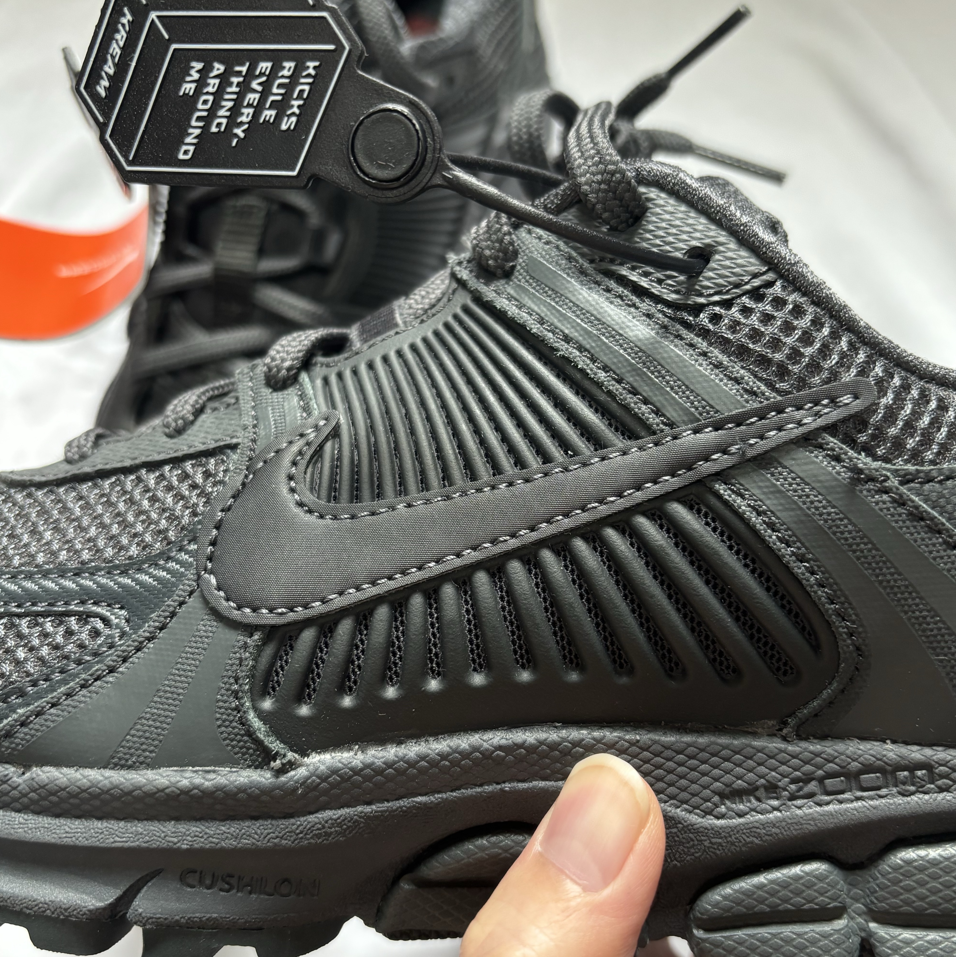 Nike Zoom Vomero 5 SP Anthracite 2023 착용 스타일 - 2