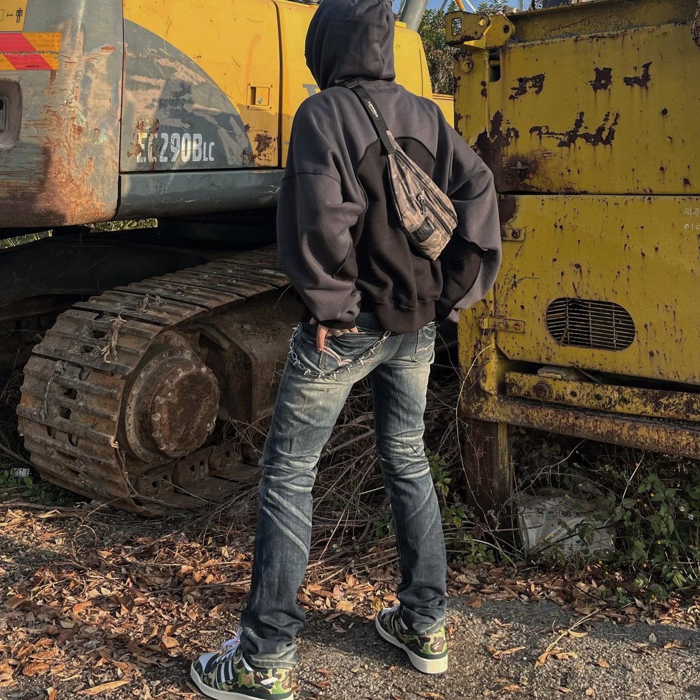 Adidas x BAPE Forum 84 Low Green Camo 착용 스타일 - 1