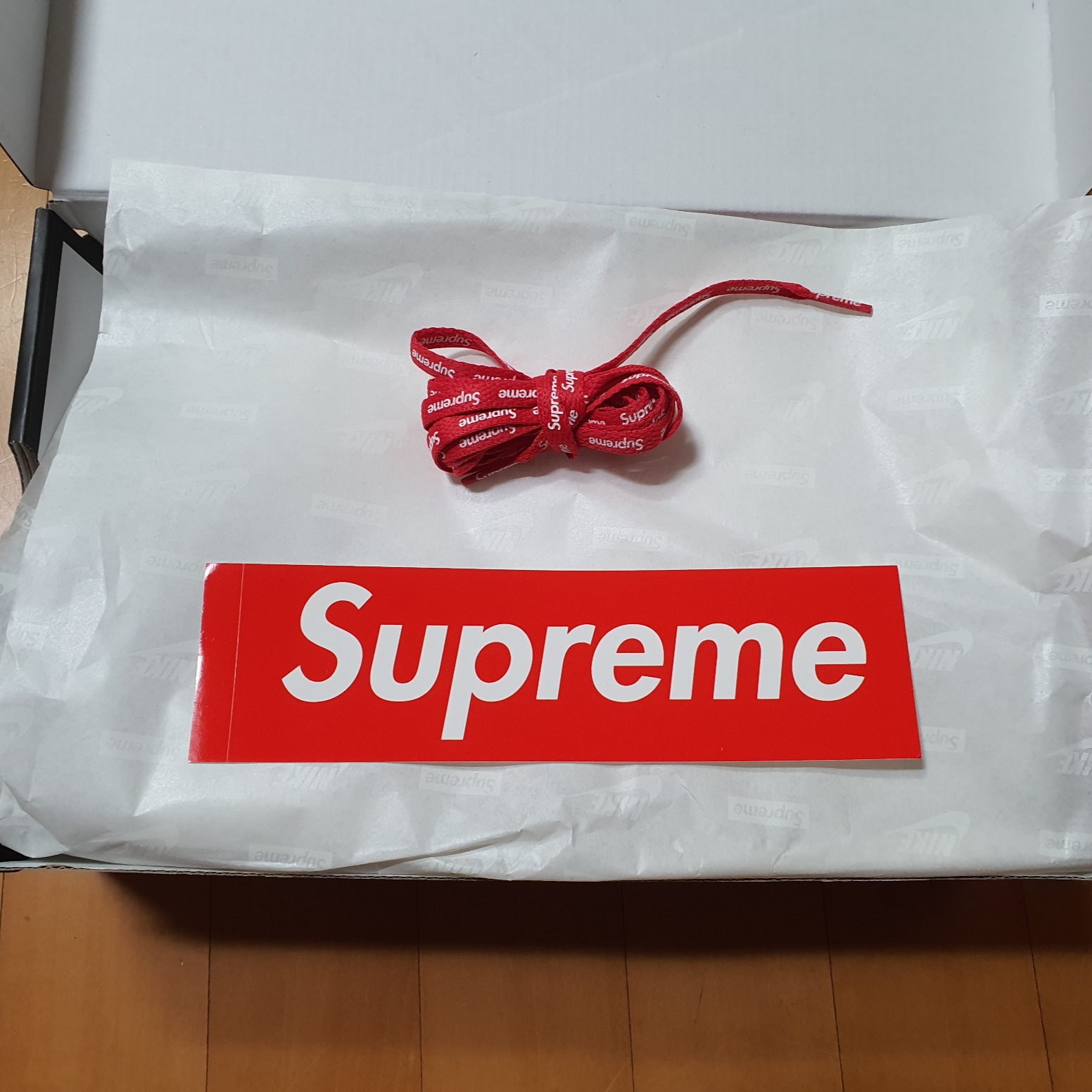Nike x Supreme Air Force 1 Low White 착용 스타일 - 2