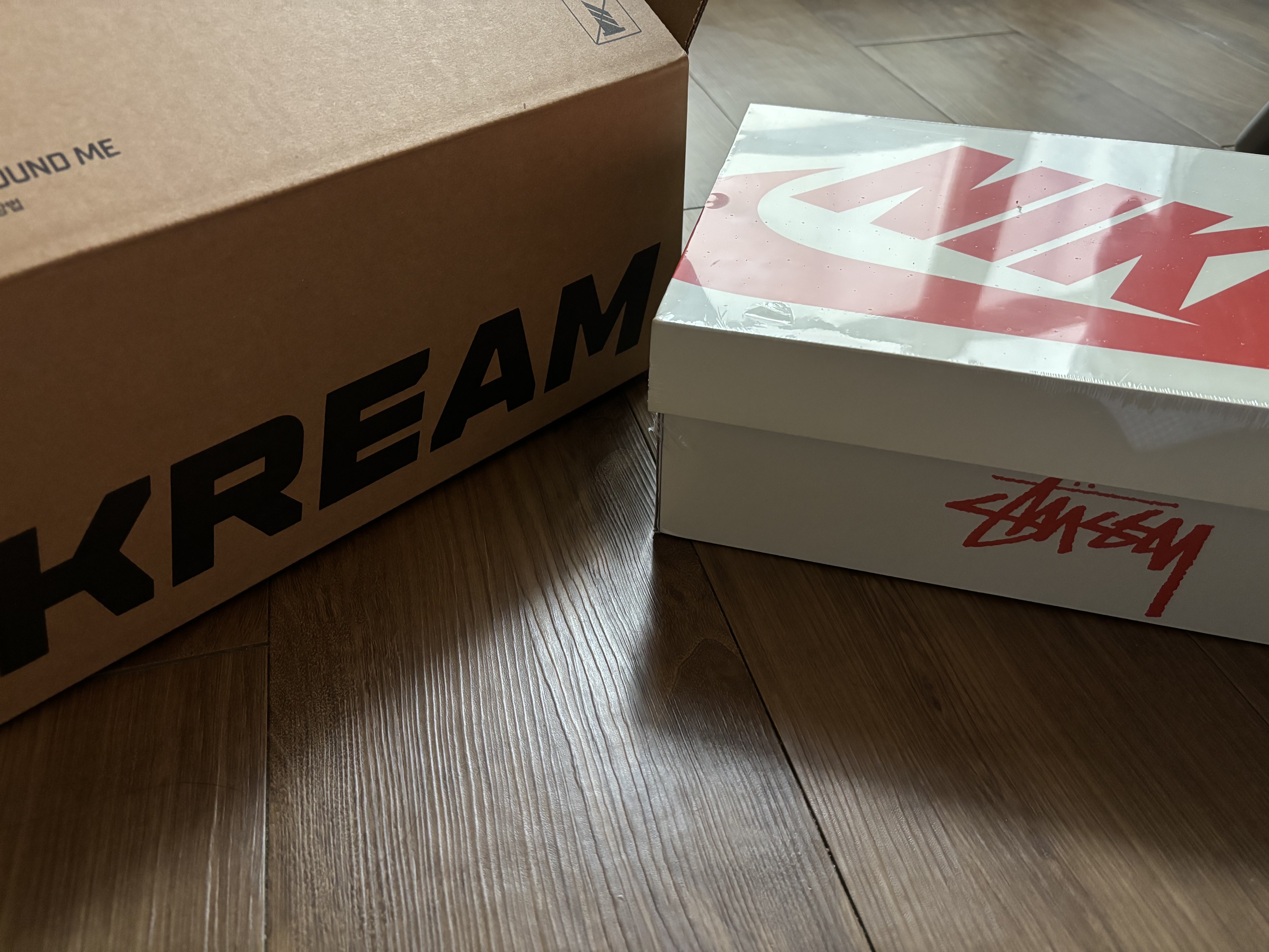 Nike x Stussy Air Force 1 '07 Mid SP Black and Light Bone 착용 스타일 - 2