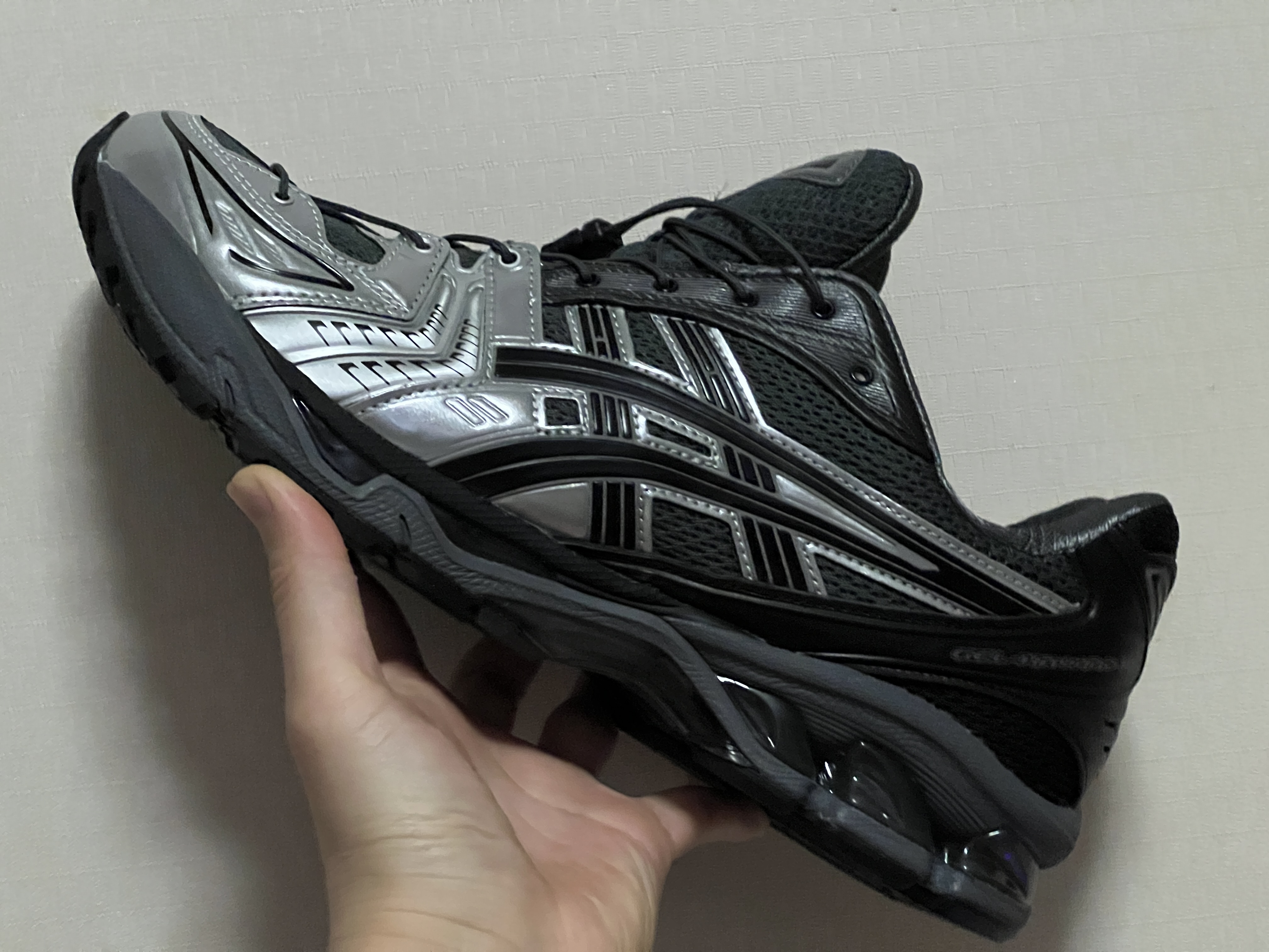 Asics x Unaffected Gel-Kayano 14 Silver Moon 착용 스타일