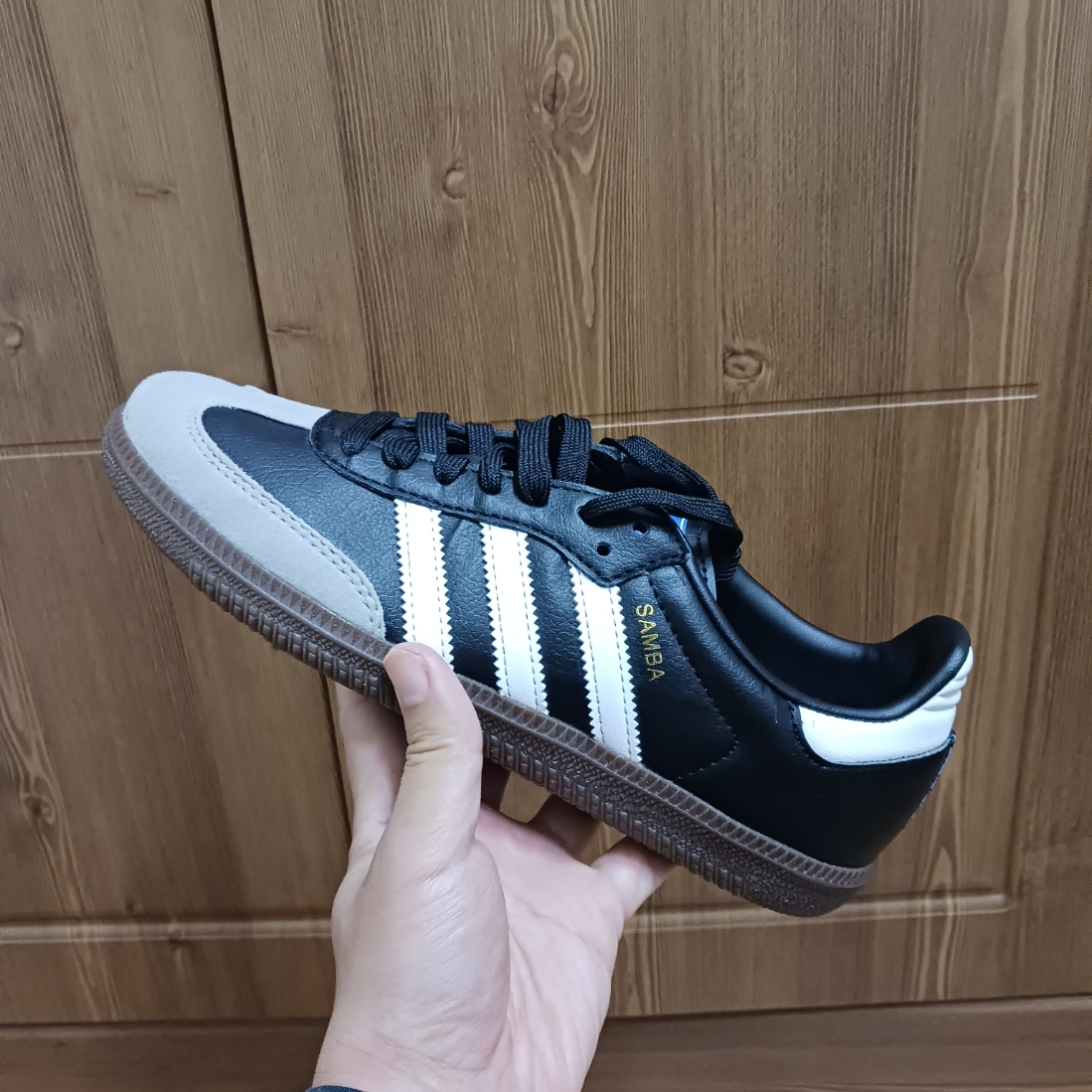 Adidas Samba Vegan Black White, (GS) Jordan 11 Retro 72-10 착용 스타일 - 1