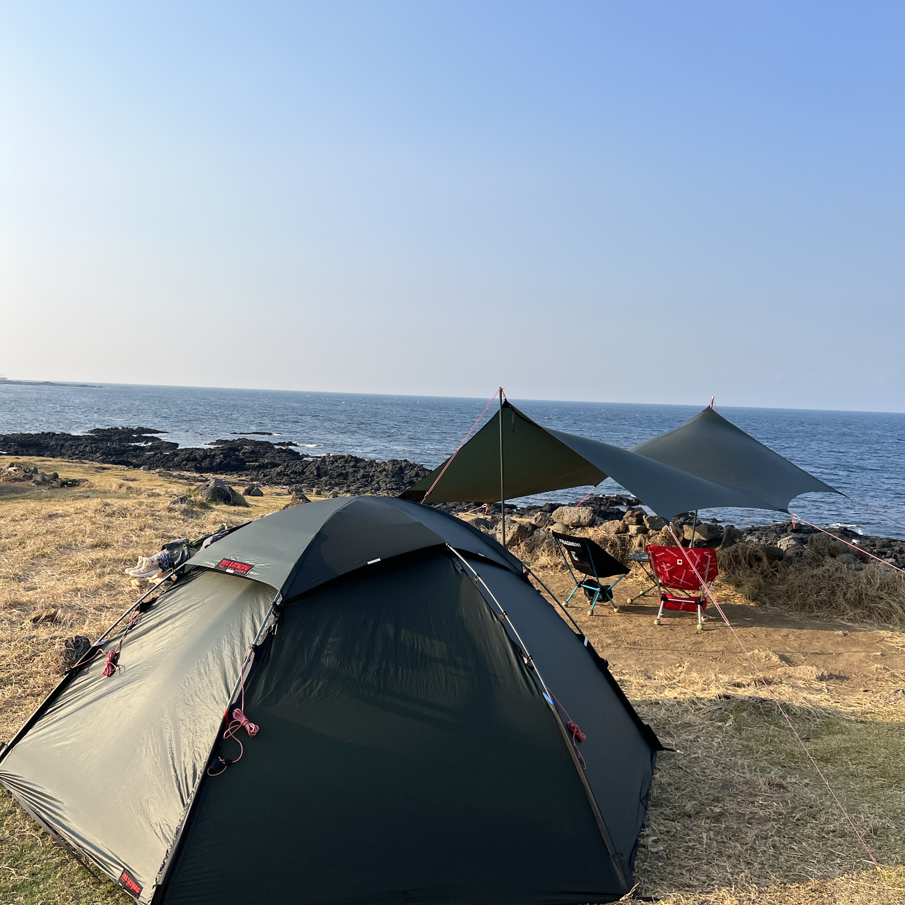 Hilleberg Staika Green, Helinox x Fragment Design Chair One Black 착용 스타일 - 1