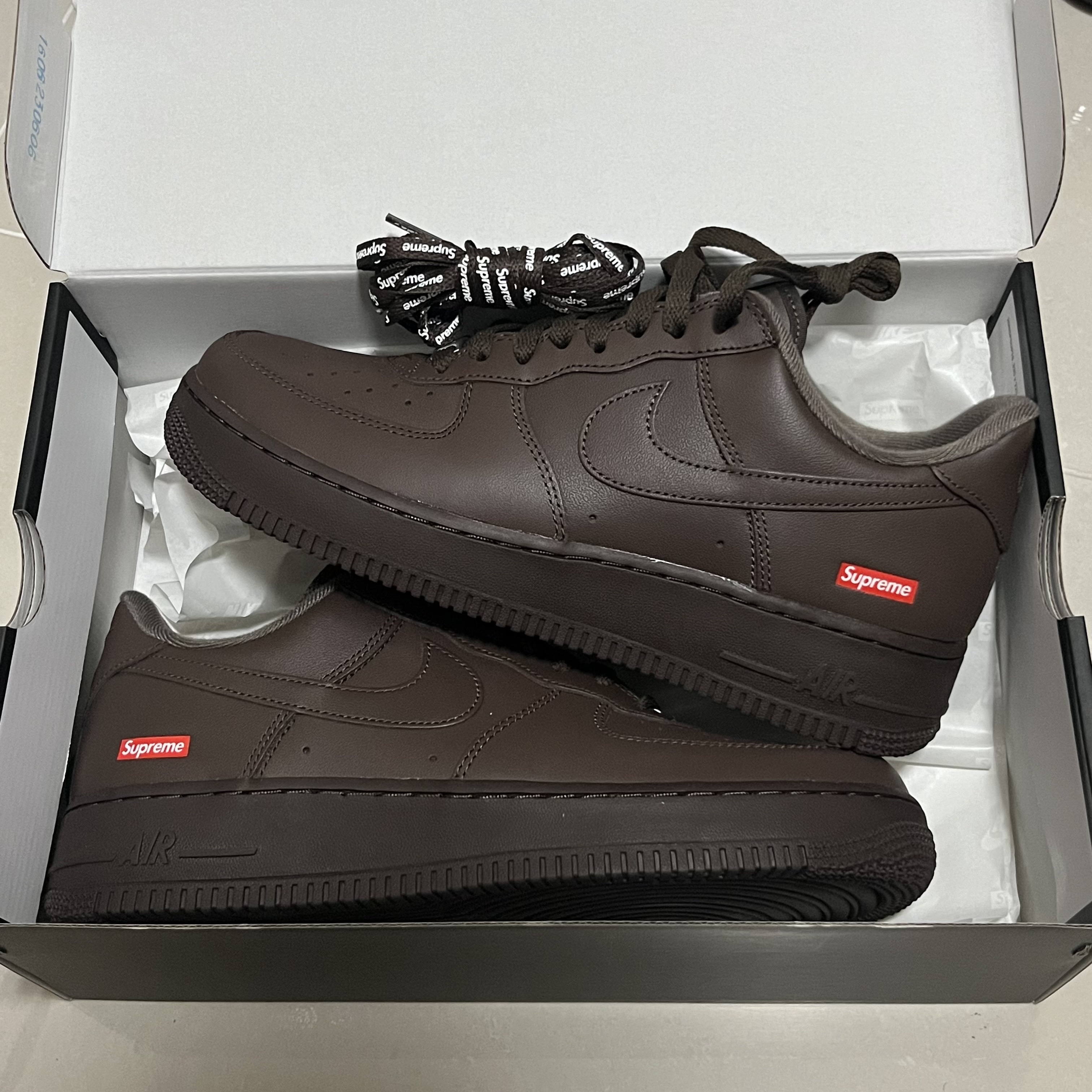 Nike x Supreme Air Force 1 Low Baroque Brown, Nike x Supreme Air Force 1 Low Flax 착용 스타일 - 1