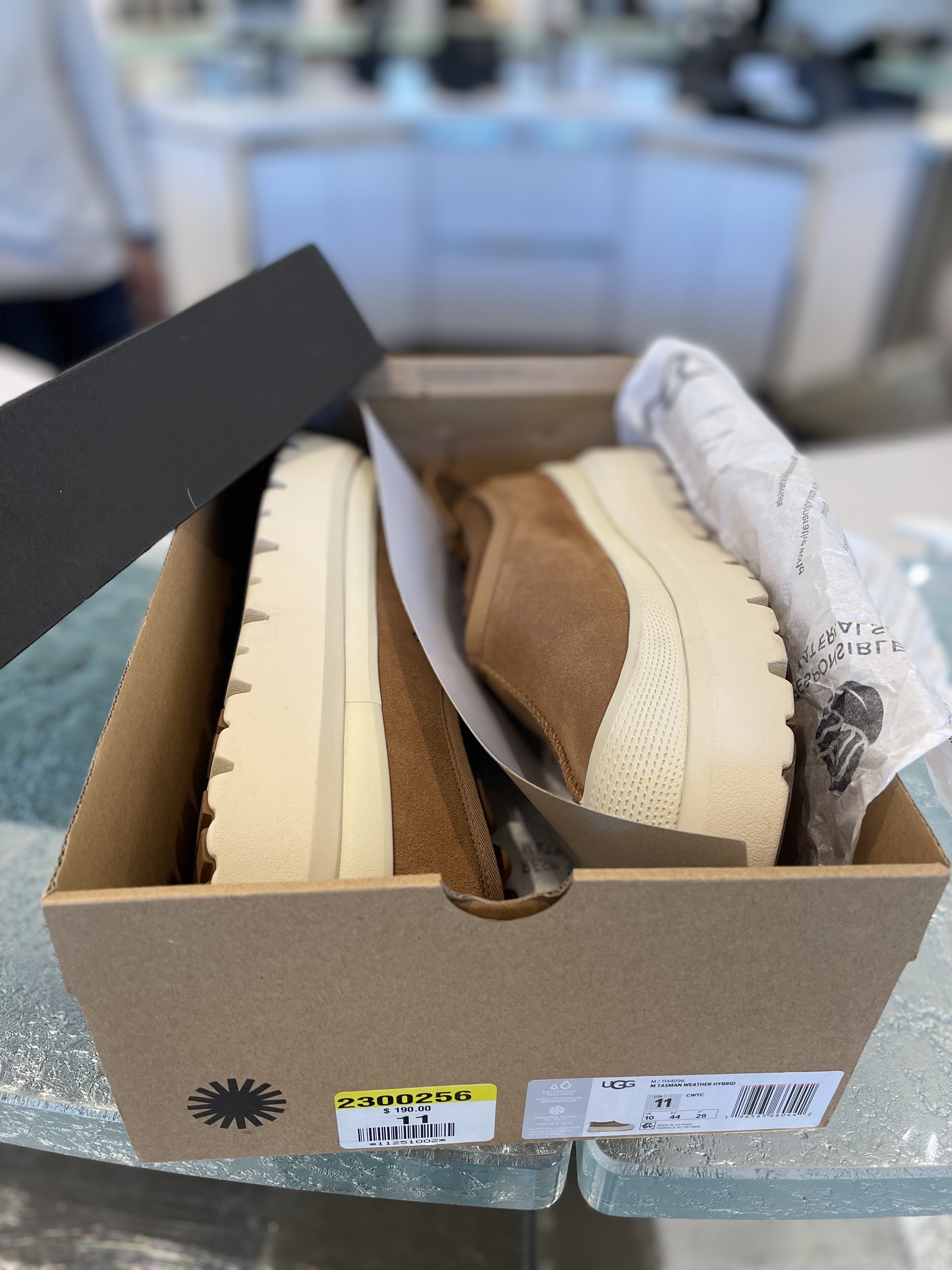 UGG Tasman Weather Hybrid Chestnut Whitecap, Asics Gel-Kayano 14 Cream Black 착용 스타일 - 4