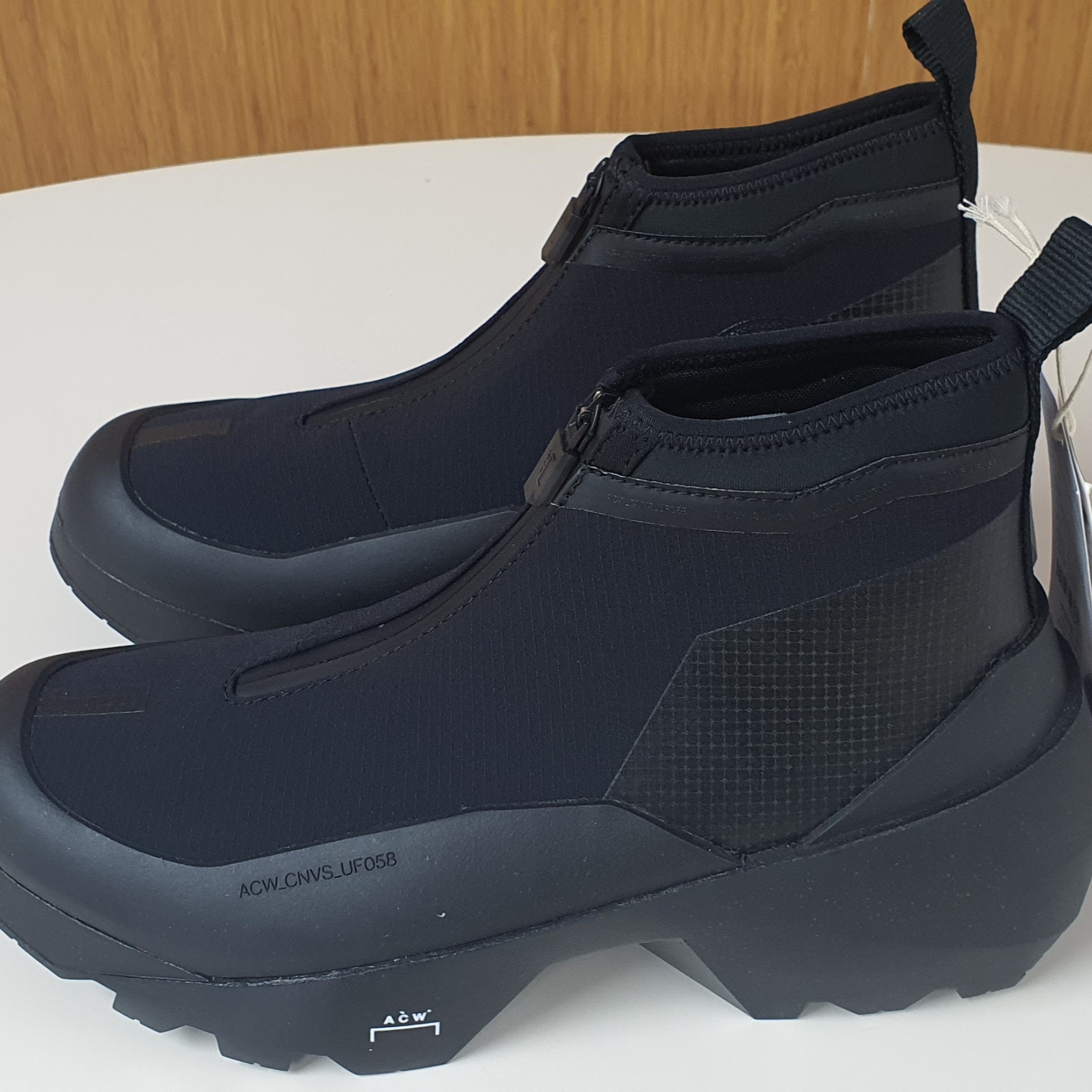 Converse x A-Cold-Wall Geo Forma Boot Onyx 착용 스타일 - 1