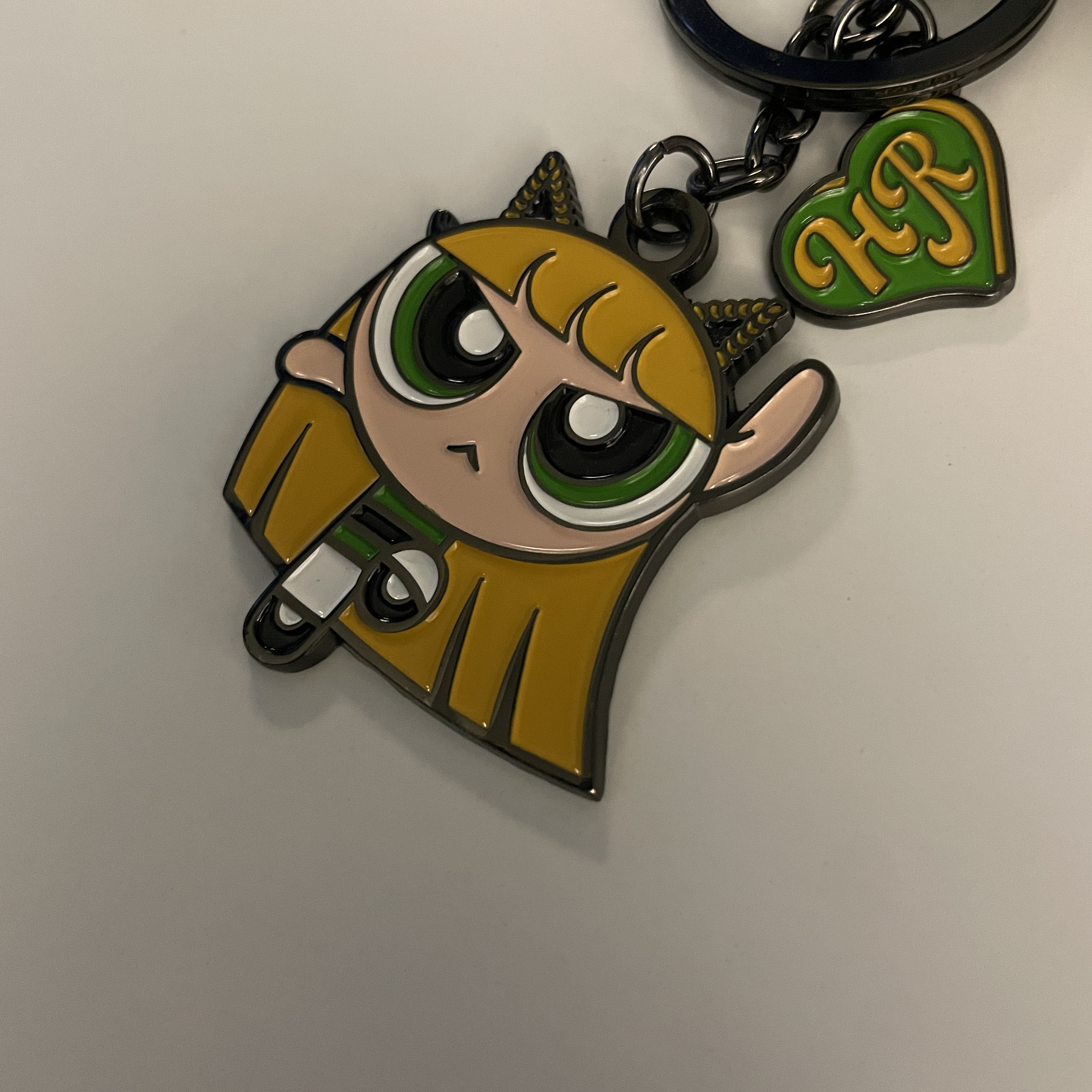 NewJeans x The Powerpuff Girls Metal Keyring Haerin 착용 스타일