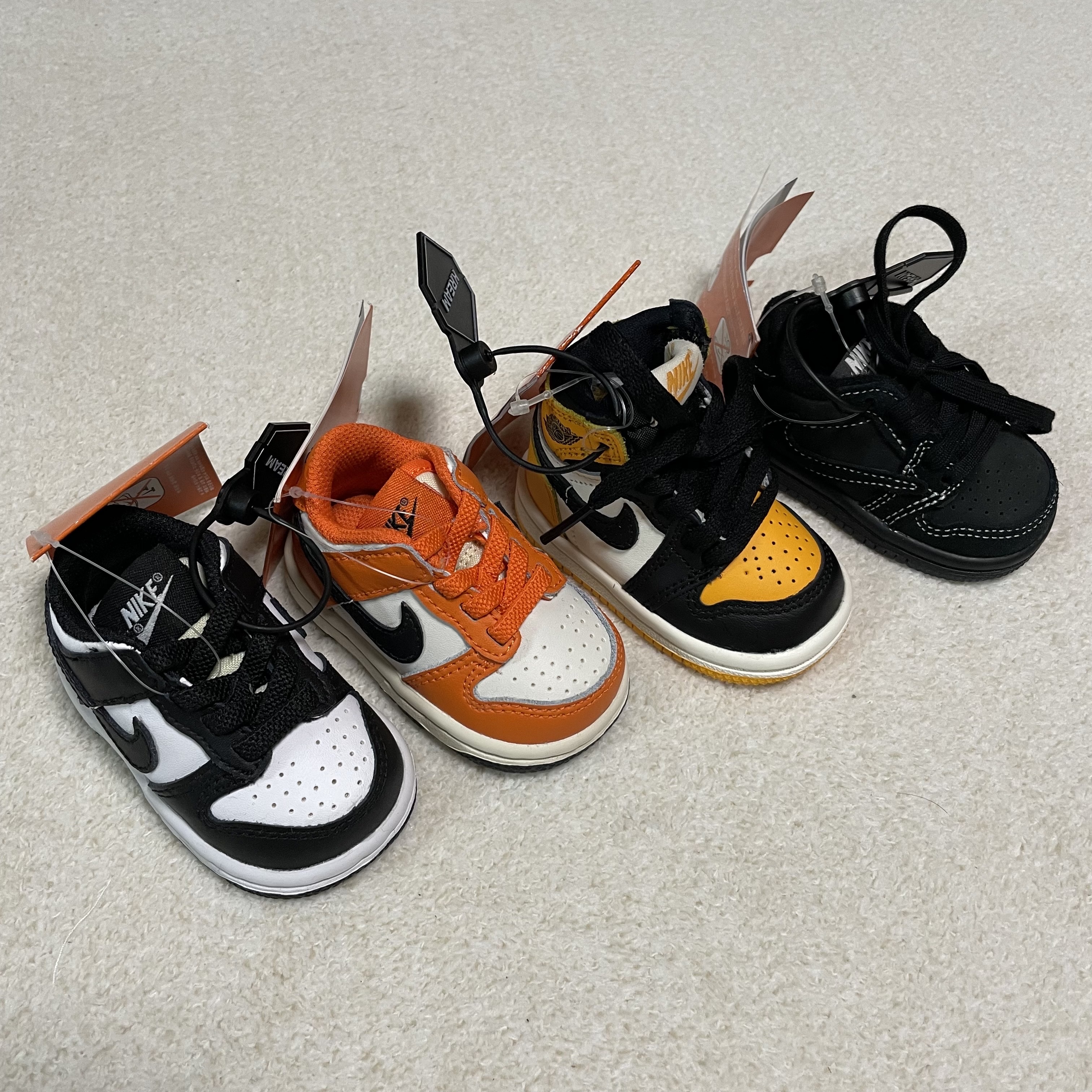 (TD) Jordan 1 x Travis Scott Retro Low OG SP Black Phantom, (TD) Nike Dunk Low Safety Orange 착용 스타일
