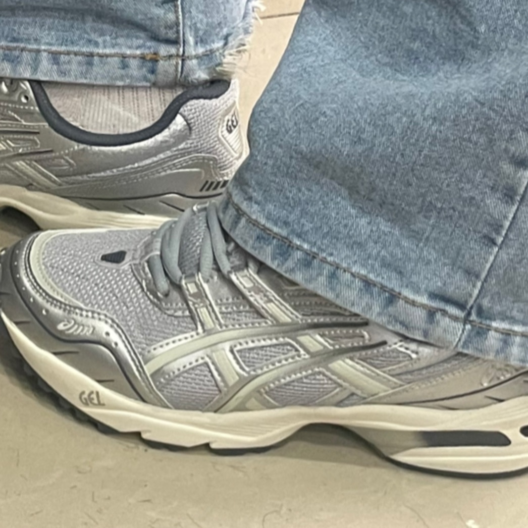 Asics Gel-1090 Piedmont Grey 착용 스타일