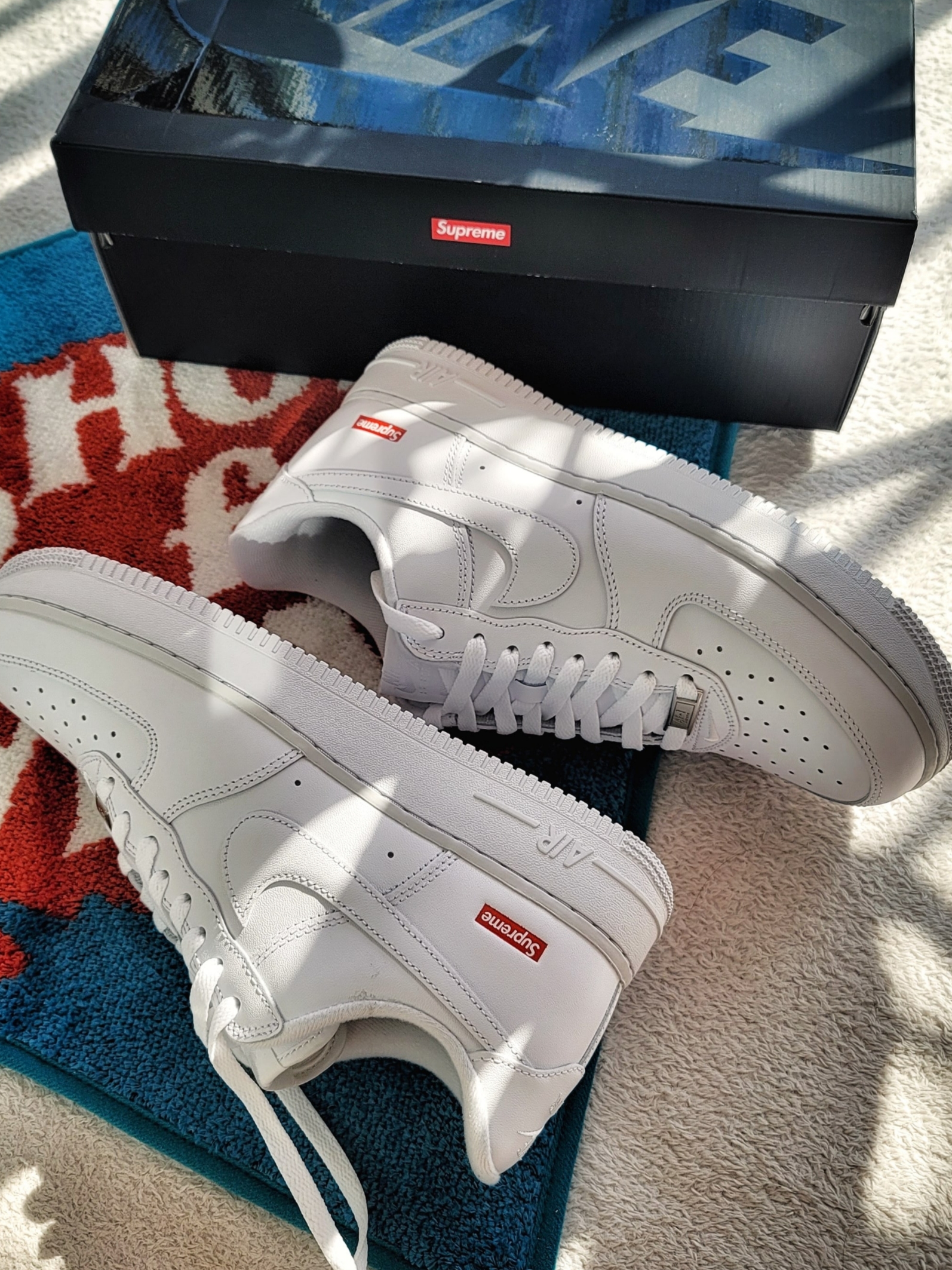 Nike x Supreme Air Force 1 Low White 착용 스타일