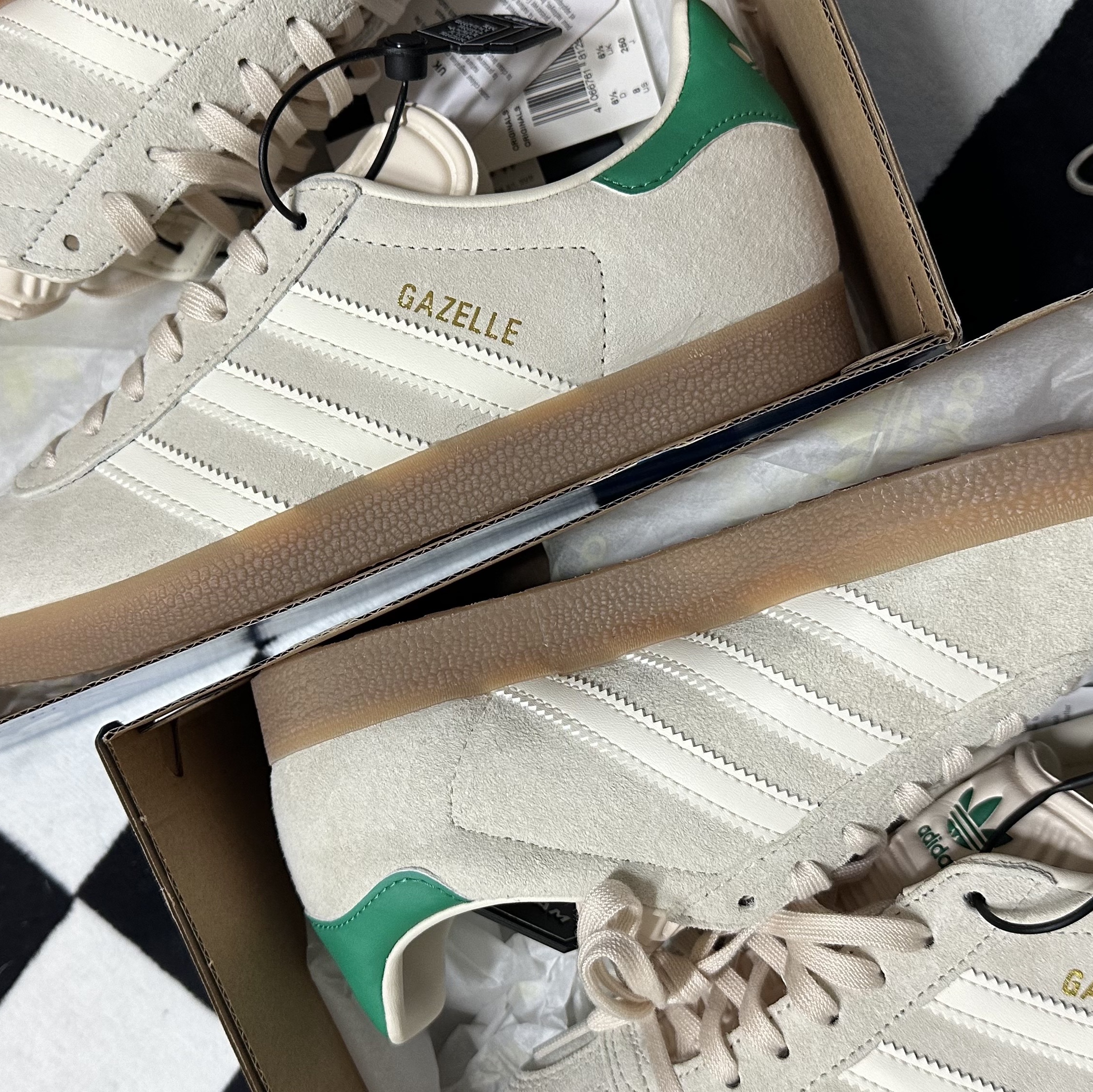 (W) Adidas Gazelle Wonder White Cream White 착용 스타일