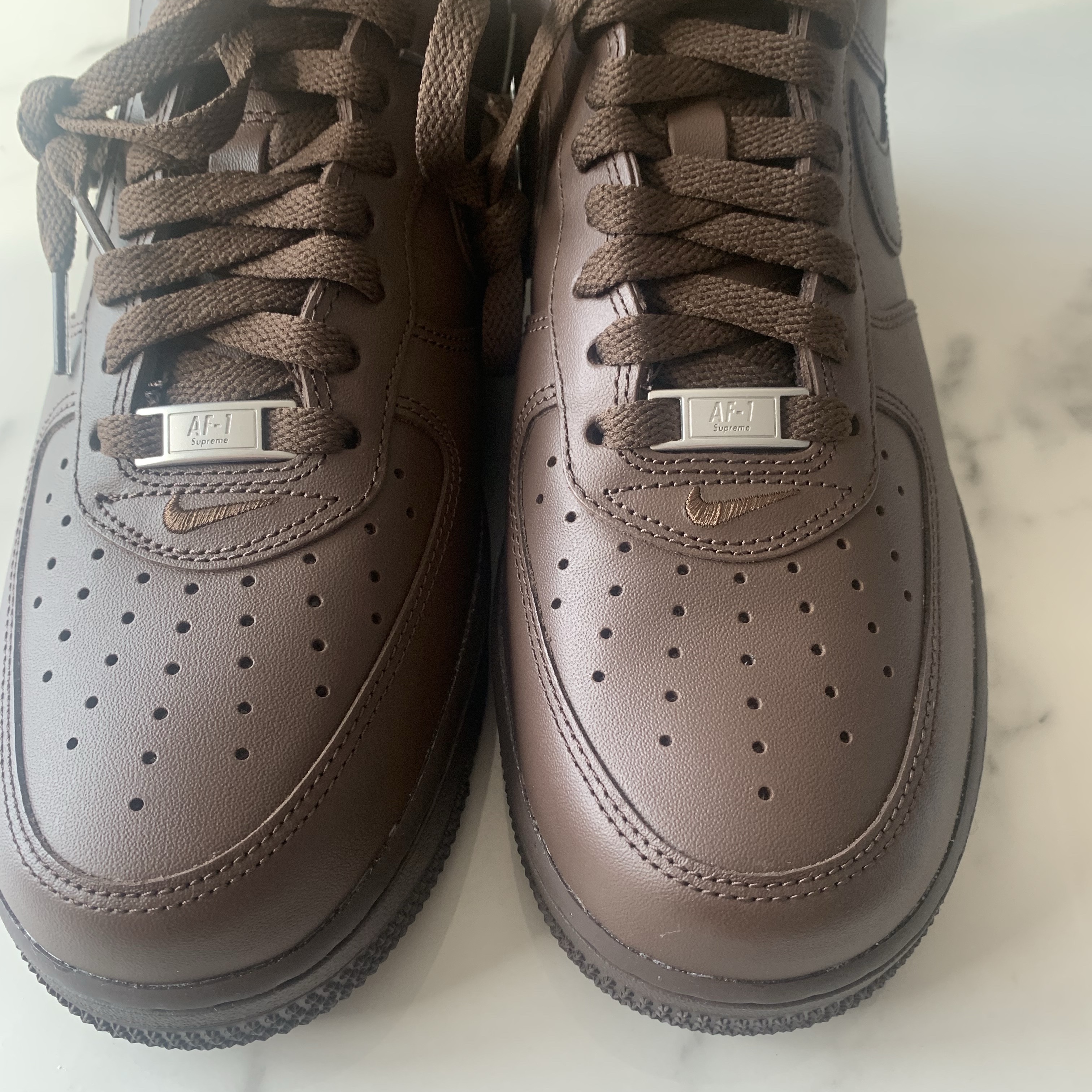 Nike x Supreme Air Force 1 Low Baroque Brown 착용 스타일 - 2