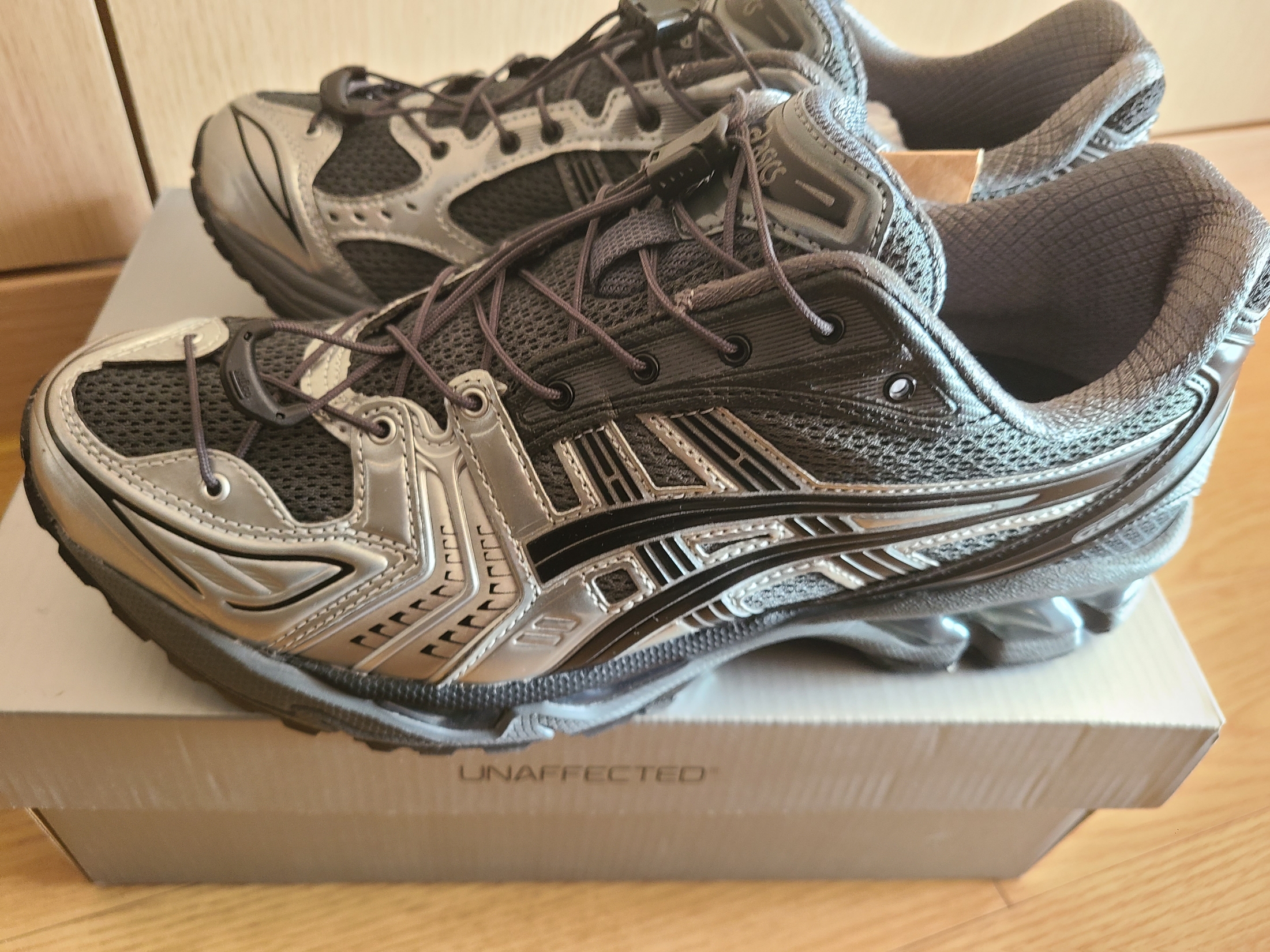 Asics x Unaffected Gel-Kayano 14 Silver Moon 착용 스타일