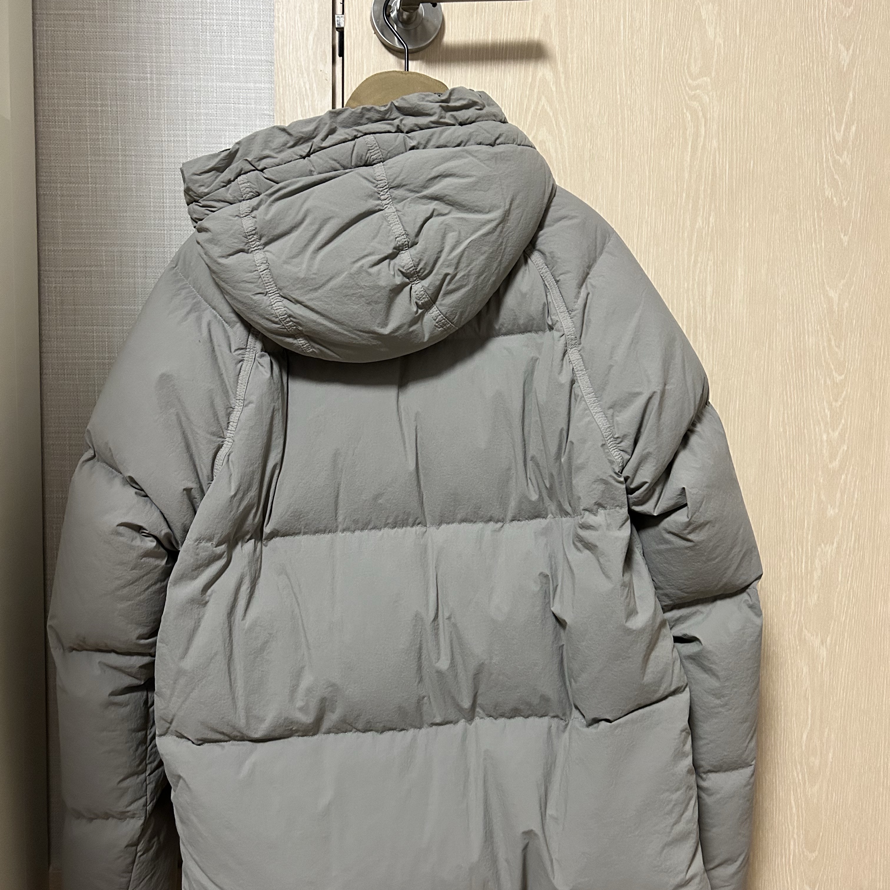 Ten C Artic Down Parka Grey 착용 스타일 - 2
