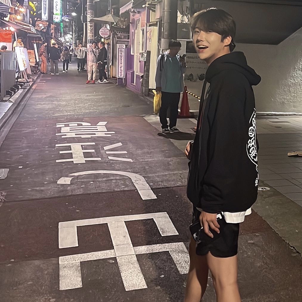 Chrome Hearts Horseshoe Hoodie Black - Korea Exclusive 착용 스타일 - 1