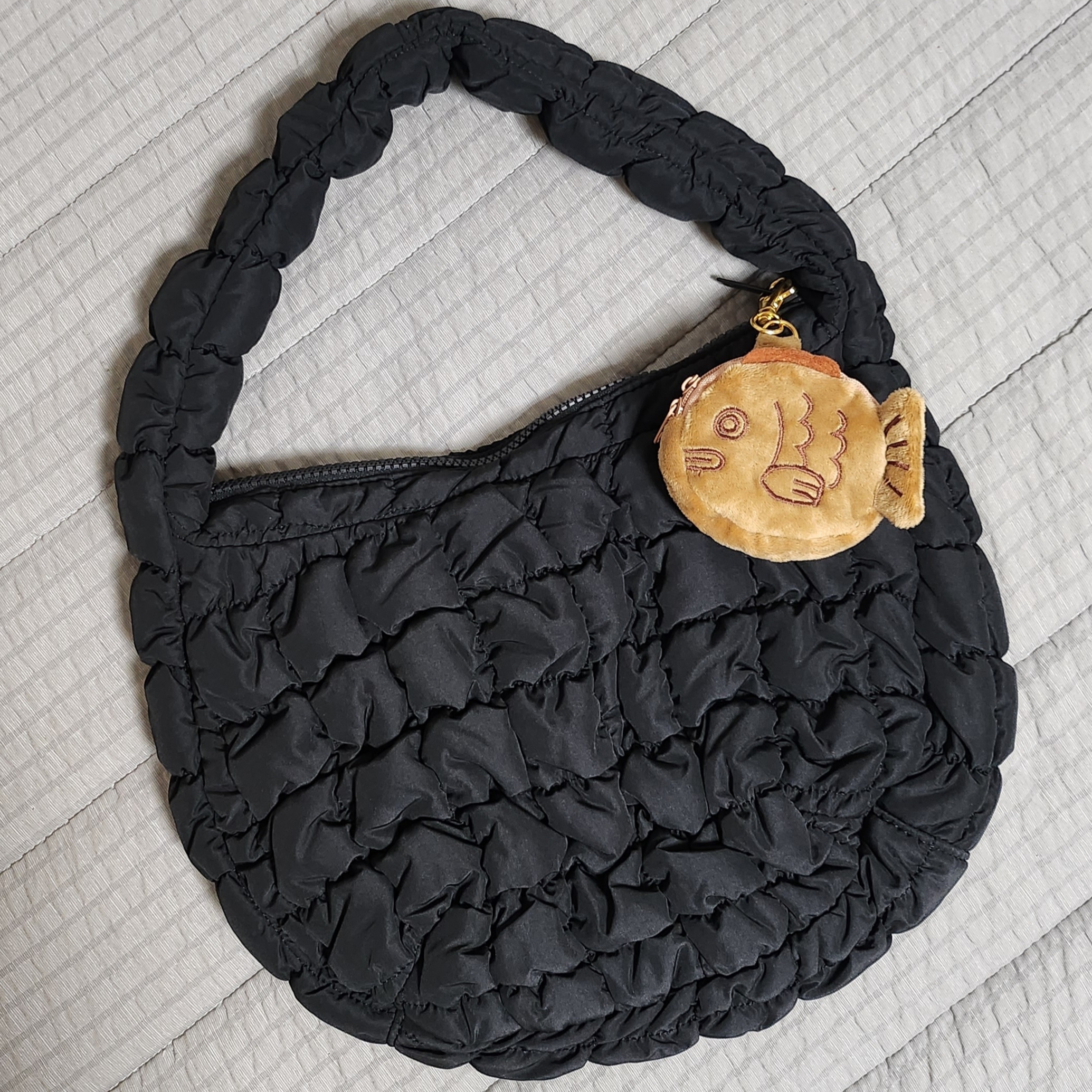 COS Quilted Mini Bag Black 착용 스타일
