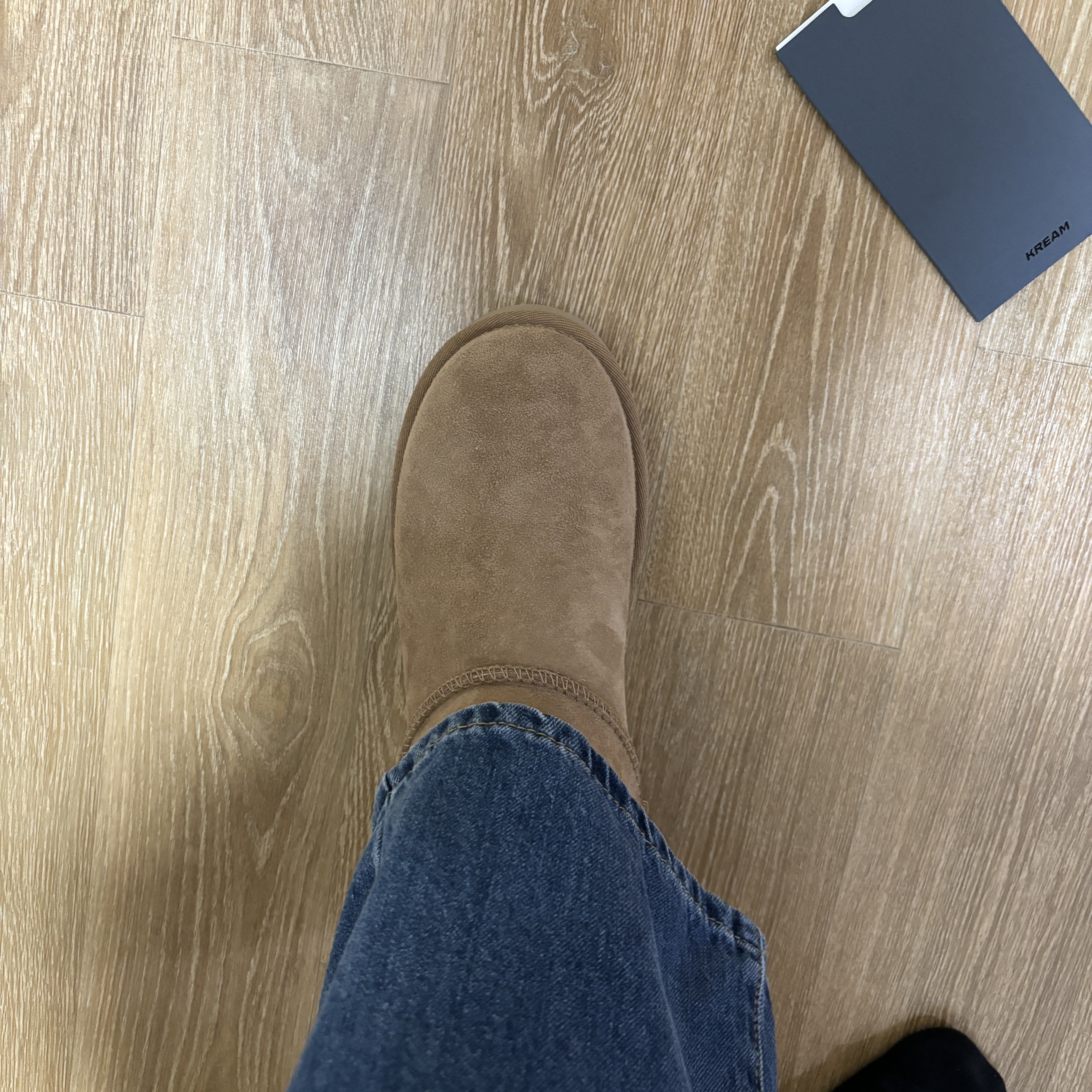 (W) UGG Classic Ultra Mini Boots Chestnut 착용 스타일
