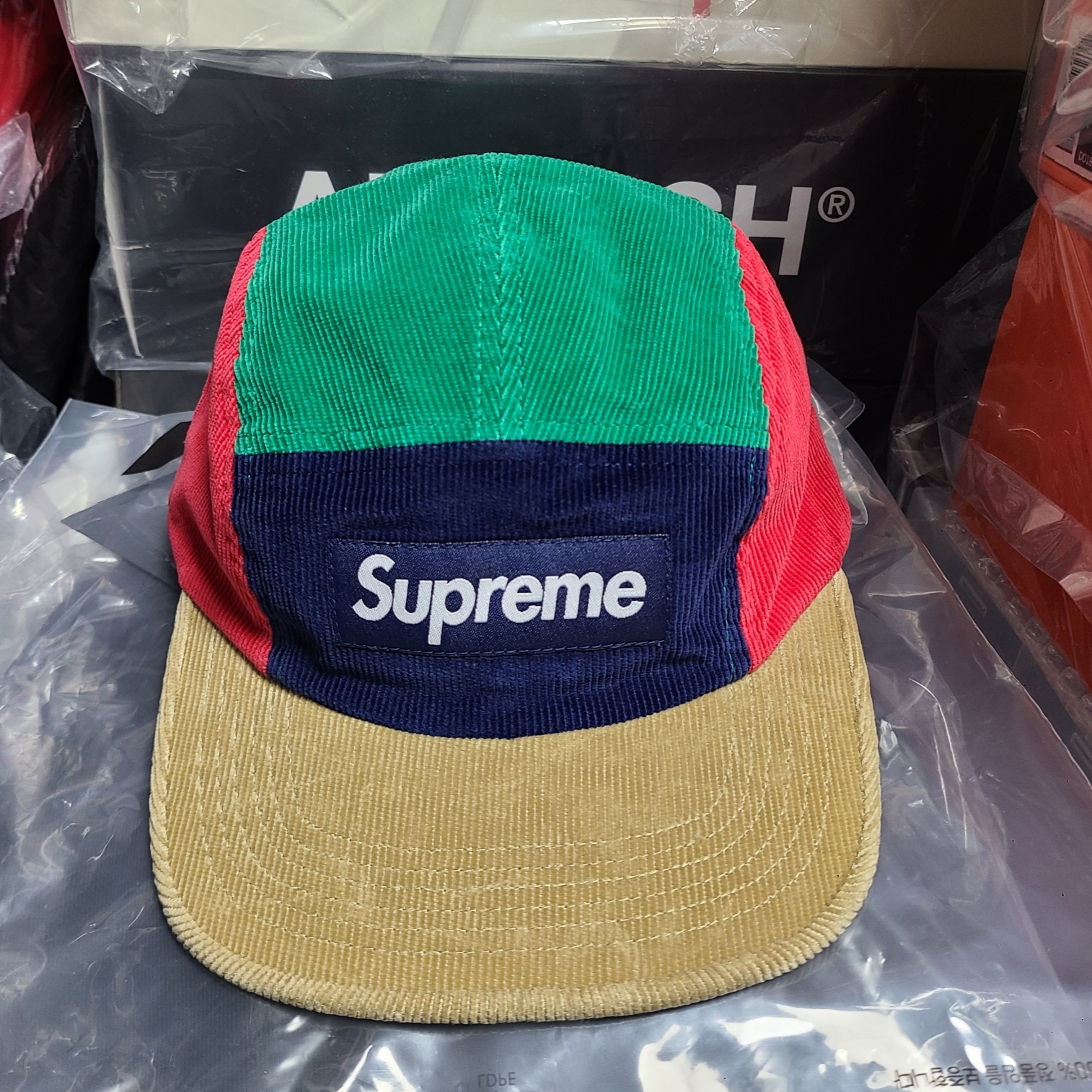 Supreme Corduroy Camp Cap Multicolor - 23FW, Nike x Ambush Dunk High Black 착용 스타일 - 1