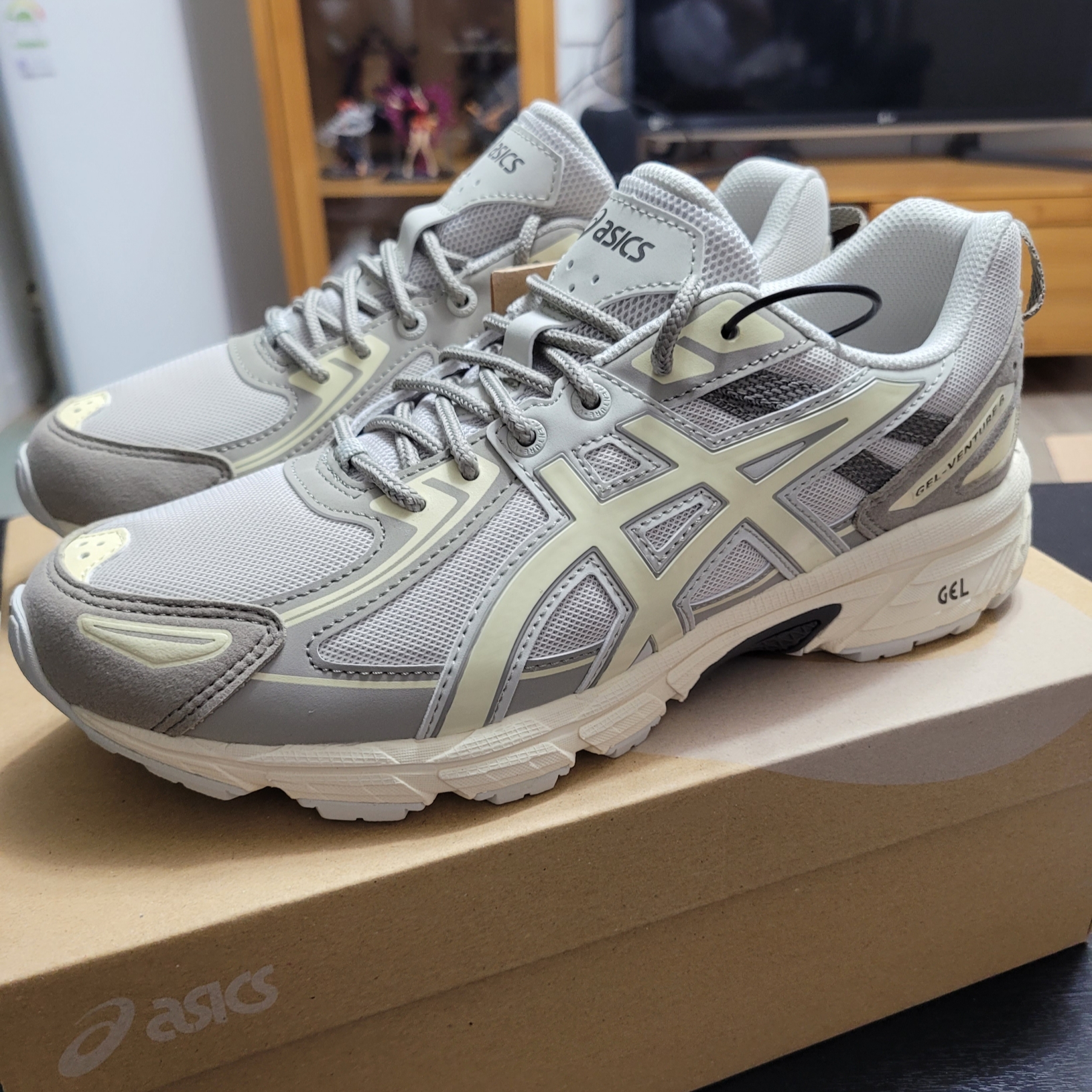 Asics Gel-Venture 6 Vanilla Custard 착용 스타일 - 1