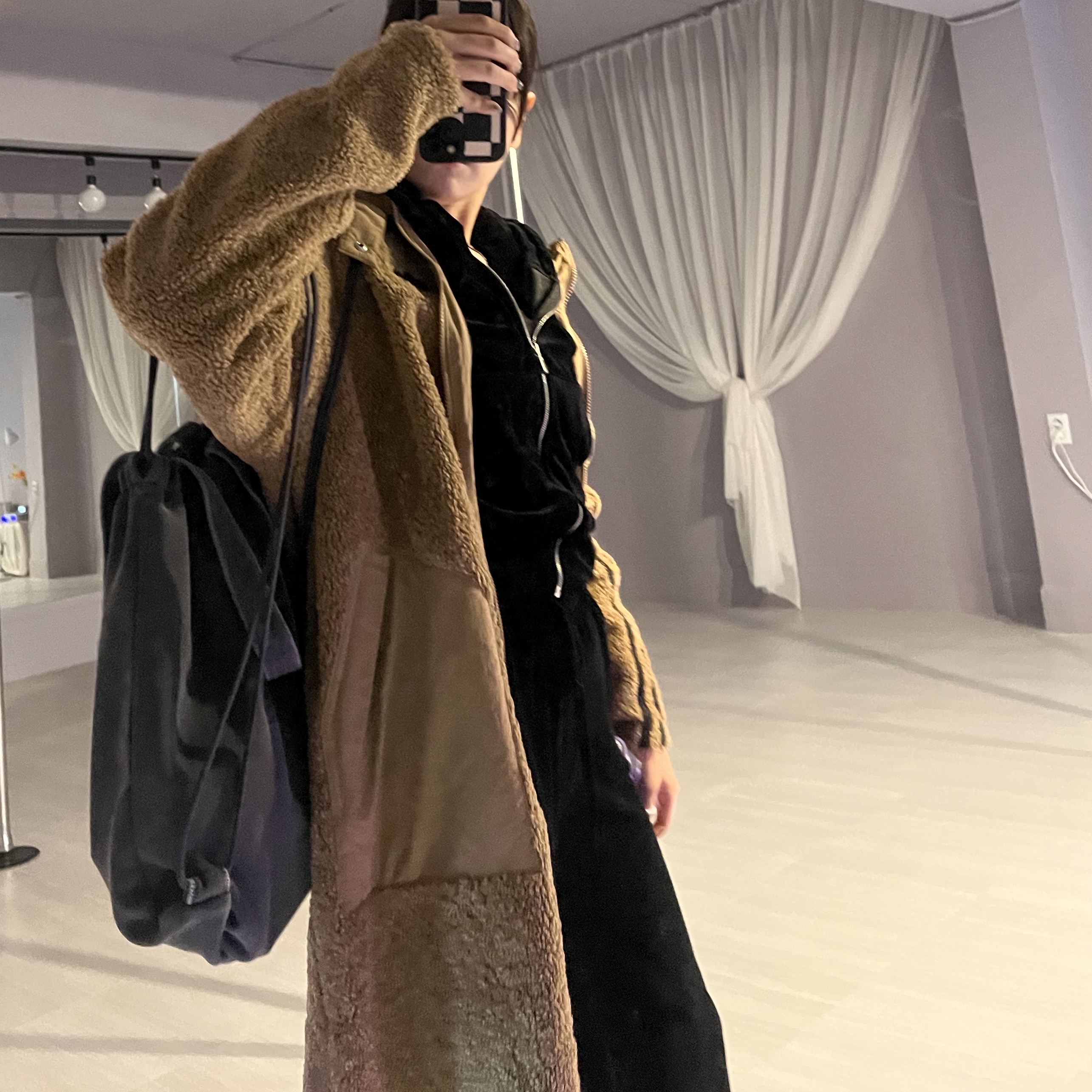 IAB Studio Pigment Hoodie & Sack Black, IAB Studio Pigment Sack Black 착용 스타일 - 2