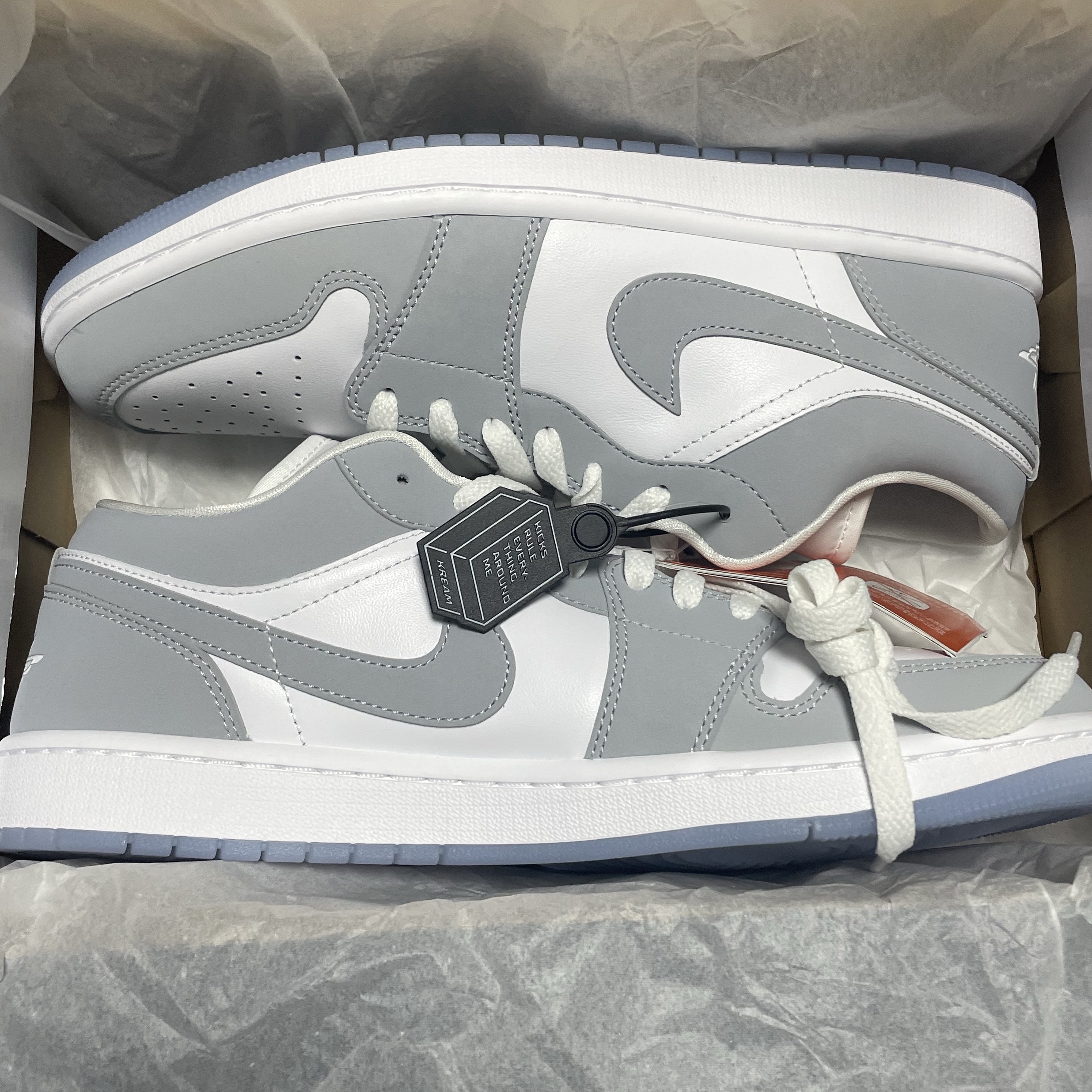 (W) Jordan 1 Low White Wolf Grey 착용 스타일