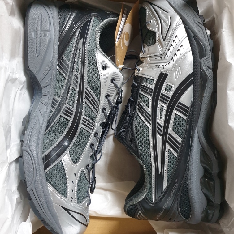Asics x Unaffected Gel-Kayano 14 Silver Moon 착용 스타일