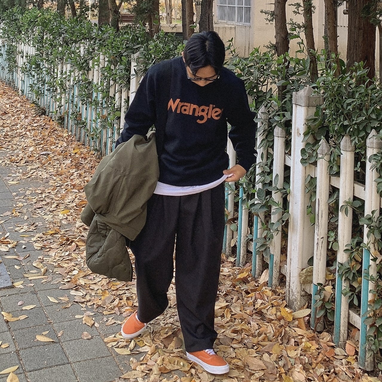 Vans Authentic SF Orange 착용 스타일 - 2