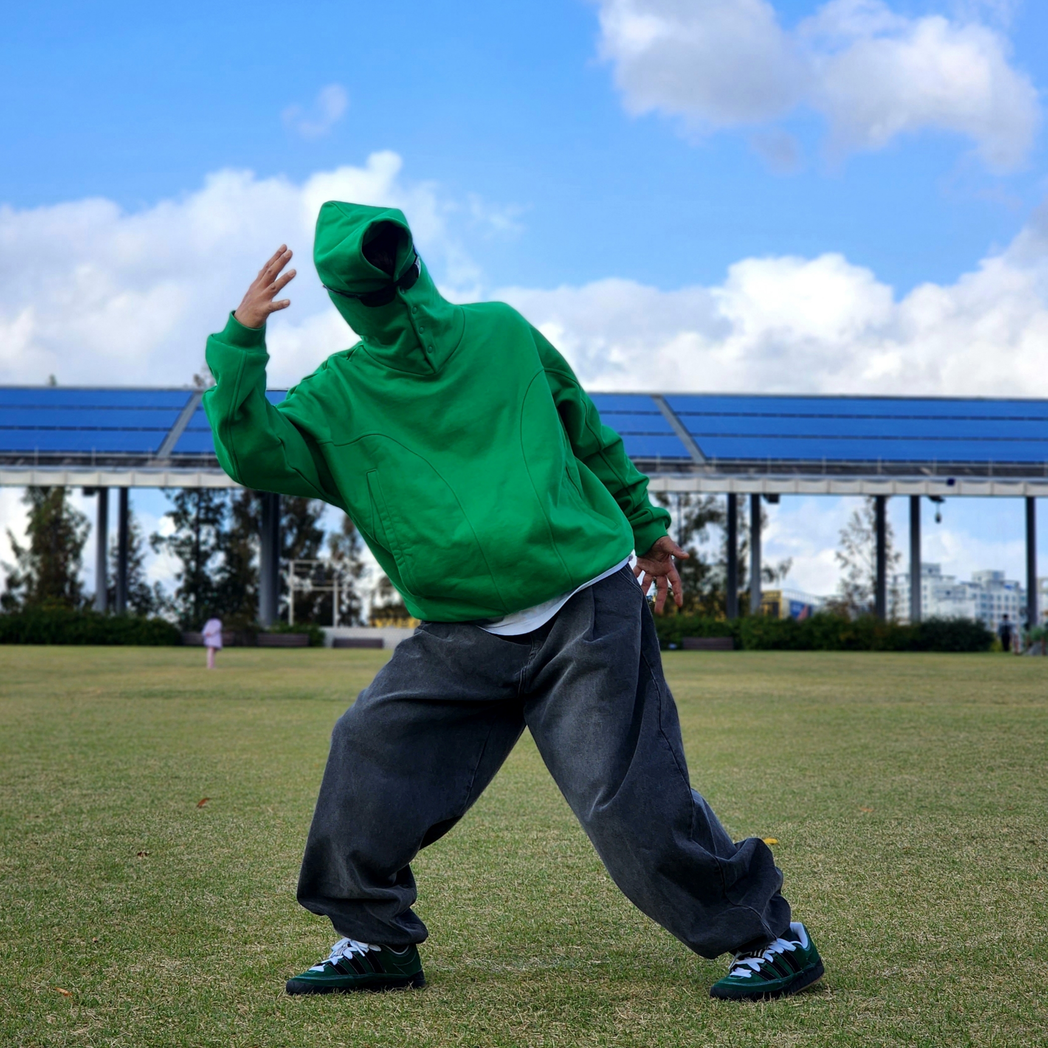 Grailz Geometry Hoodie Celtic Green, Adidas x YNuK Adimatic Dark Green Core Black 착용 스타일 - 2