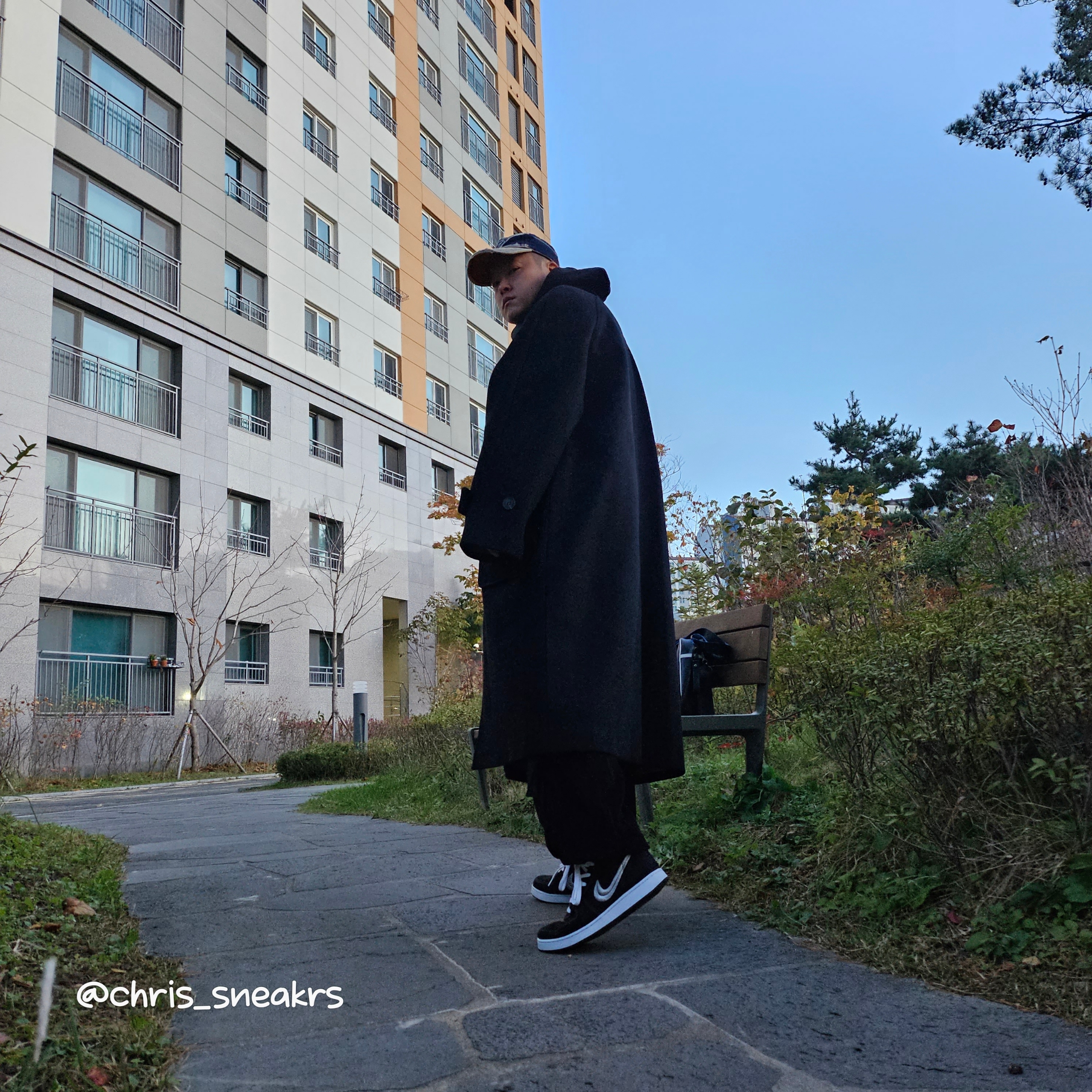 Undermycar Legion.02 Balmacaan Oversized Wool Coat Black, Nike x Stussy Vandal High Black 착용 스타일 - 2