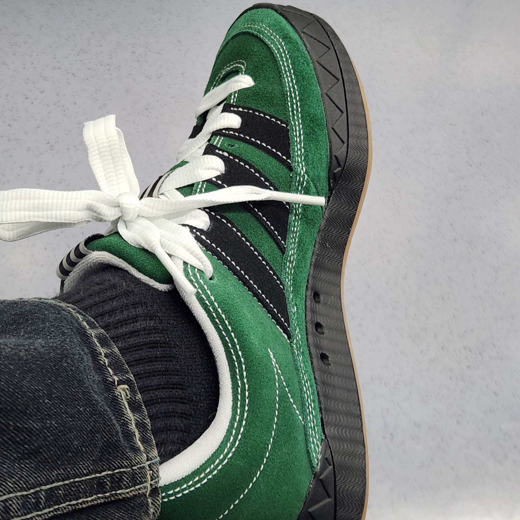 Adidas x YNuK Adimatic Dark Green Core Black 착용 스타일