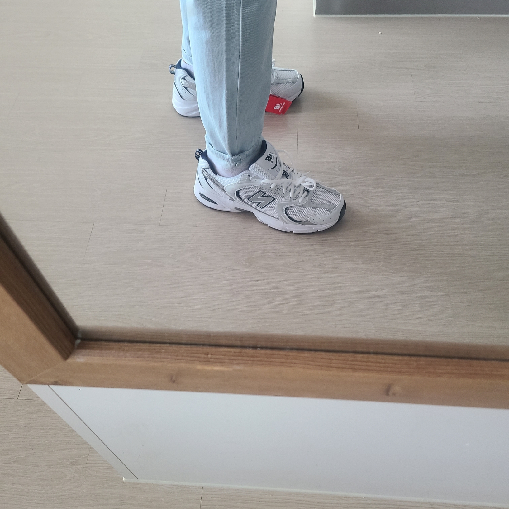 New Balance 530 White 착용 스타일