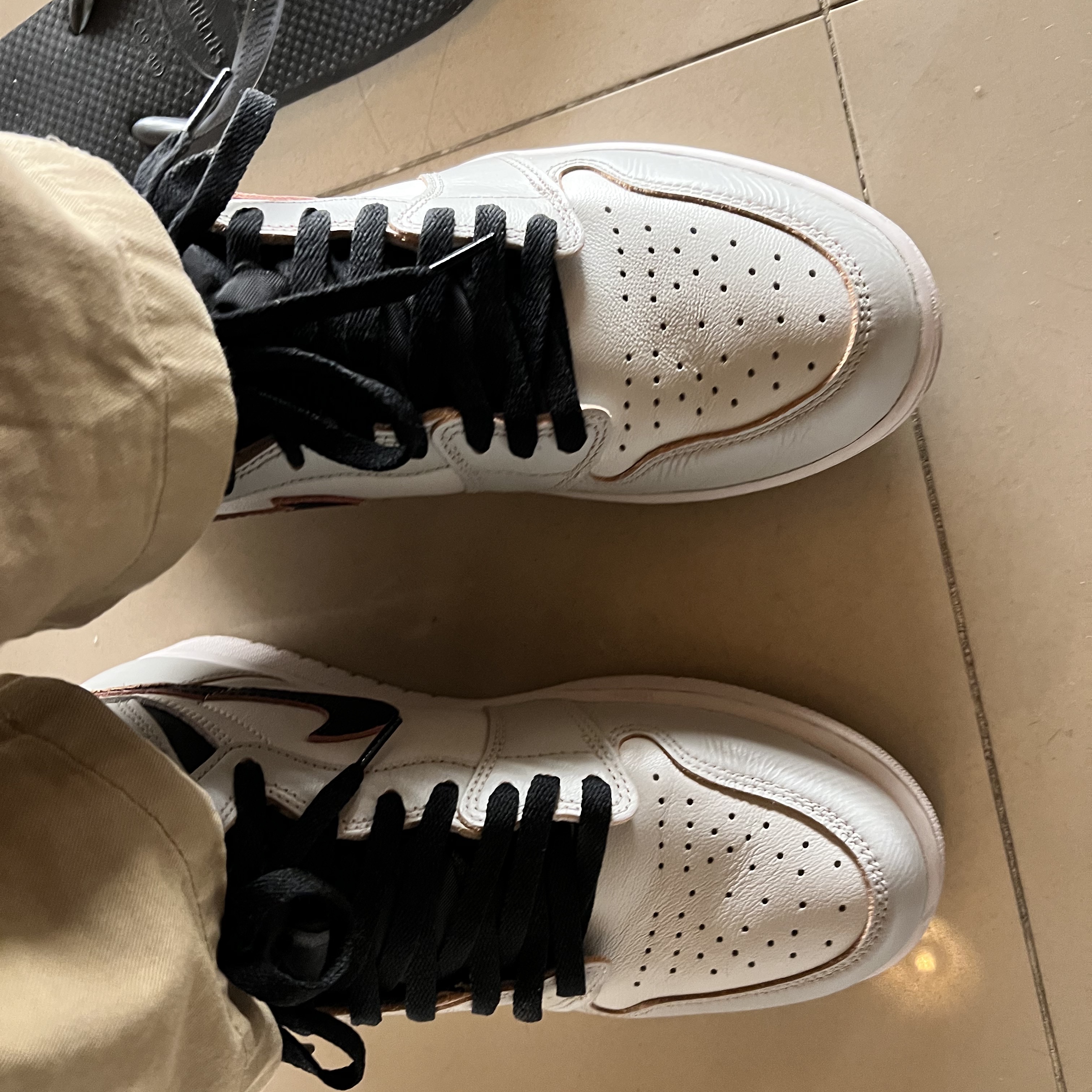 Jordan 1 Retro High OG Defiant SB NYC to Paris 착용 스타일