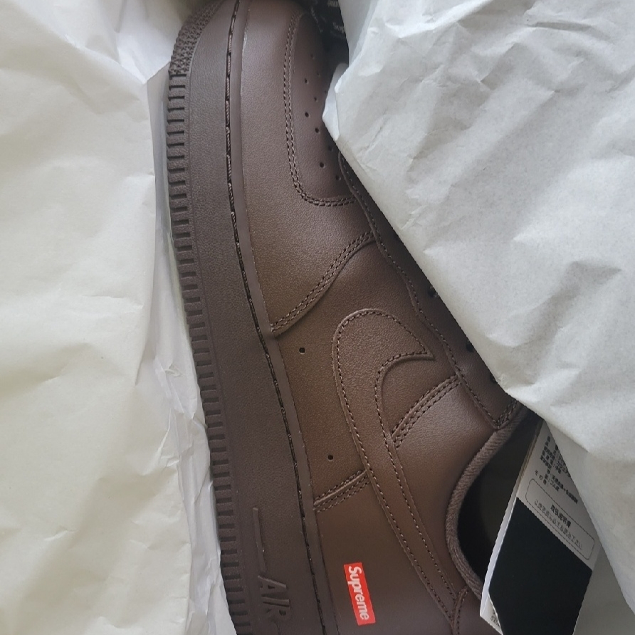 Nike x Supreme Air Force 1 Low Baroque Brown 착용 스타일
