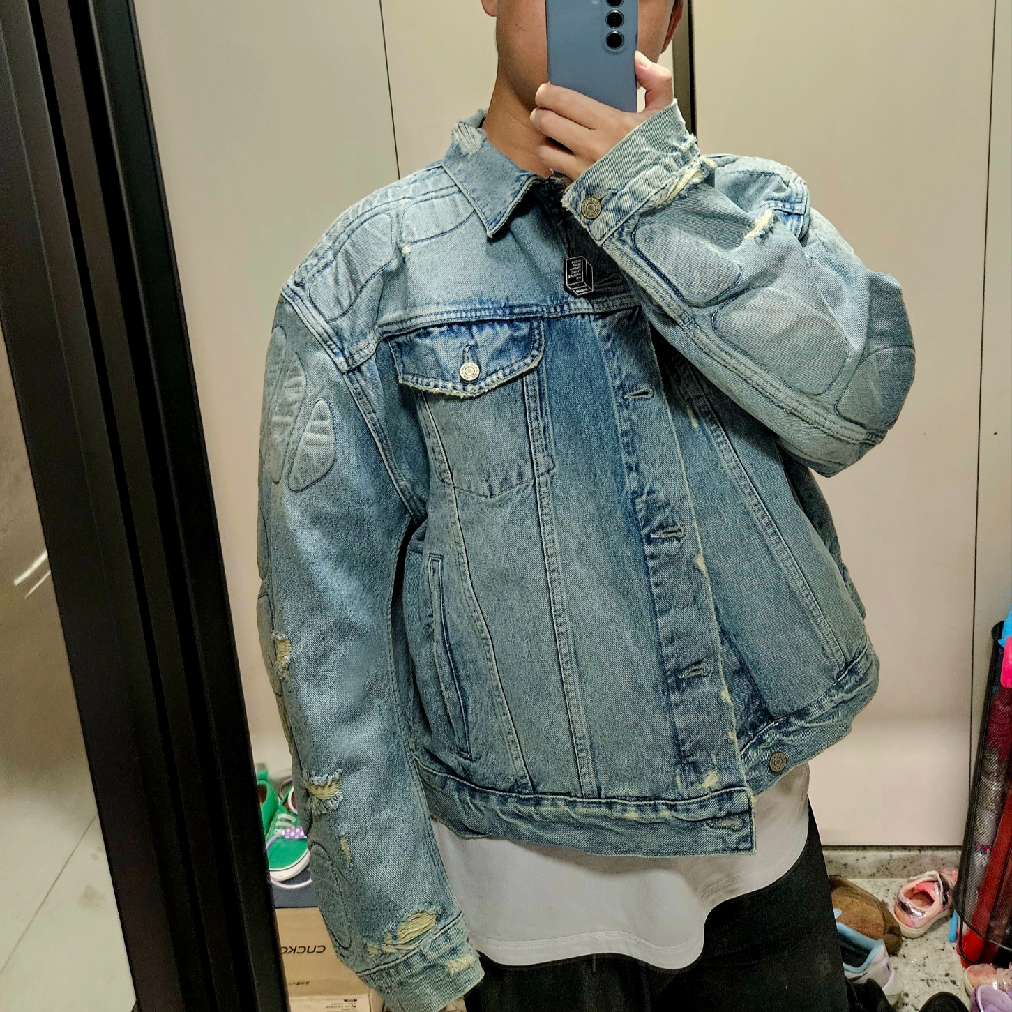 Yeezy Gap Engineered By Balenciaga Padded Denim Jacket Blue 착용 스타일 - 4