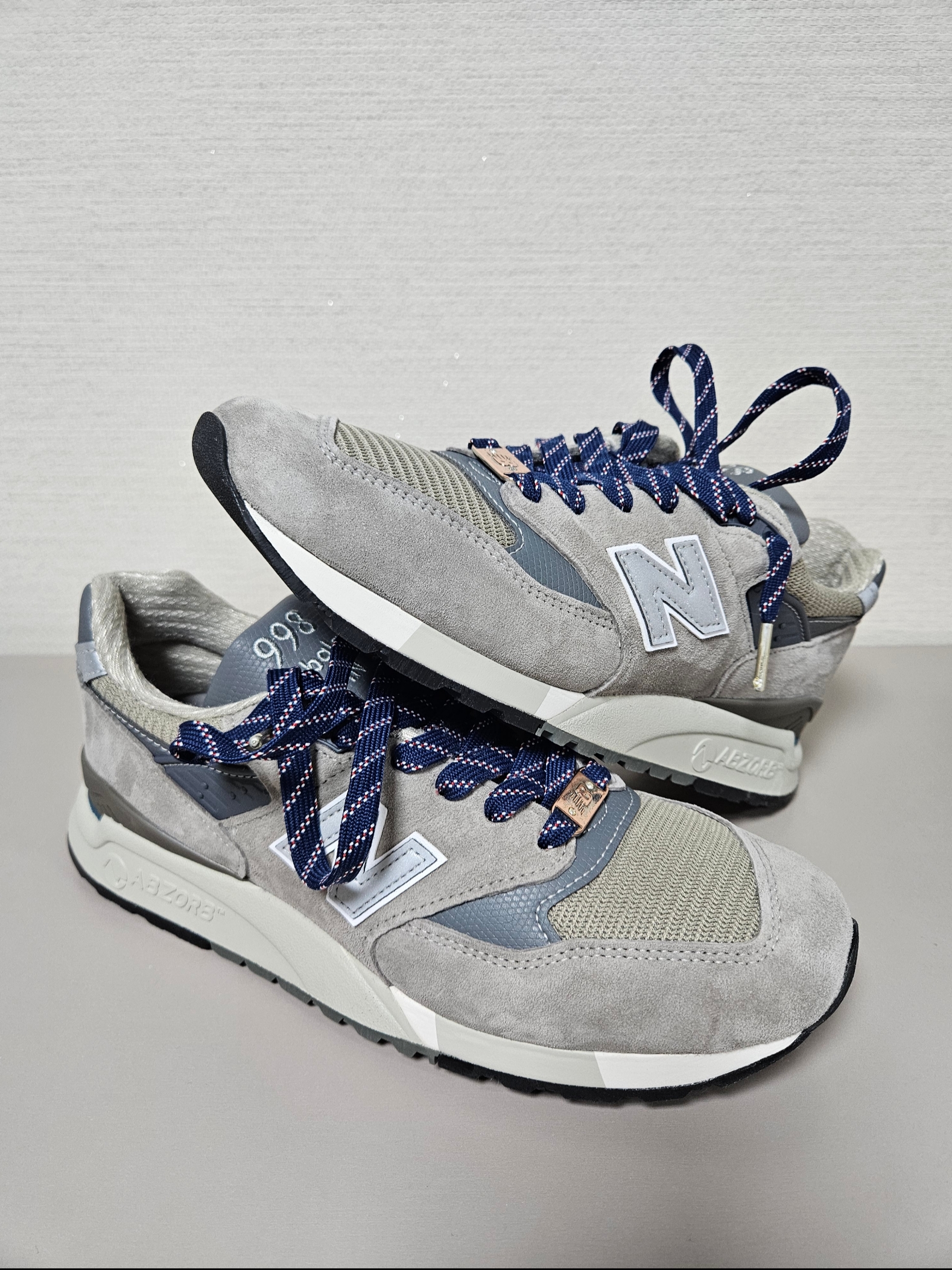 New Balance 998 Core Made in USA Grey Silver 착용 스타일 - 2