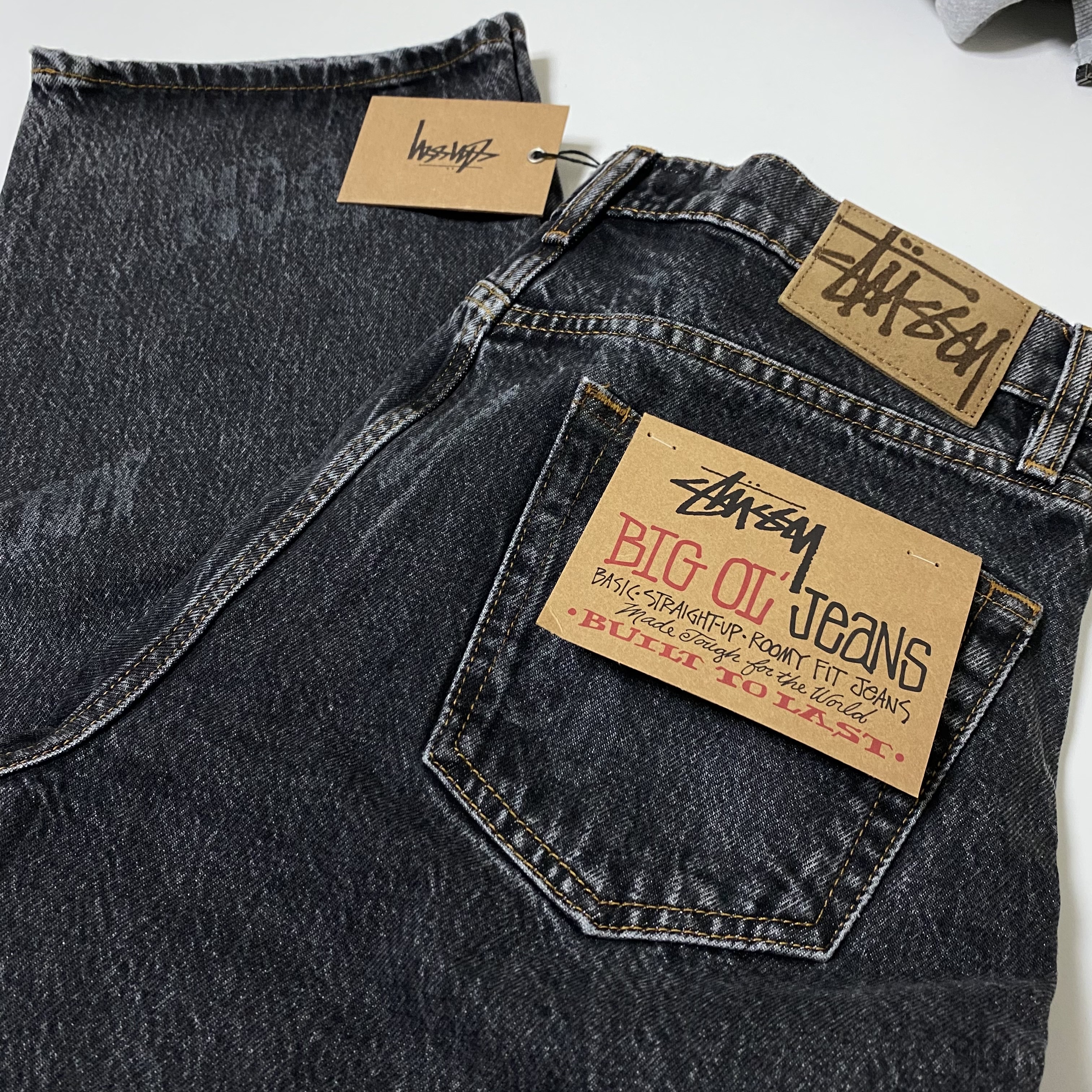 Stussy Worldwide Big OL' Jeans Black 착용 스타일
