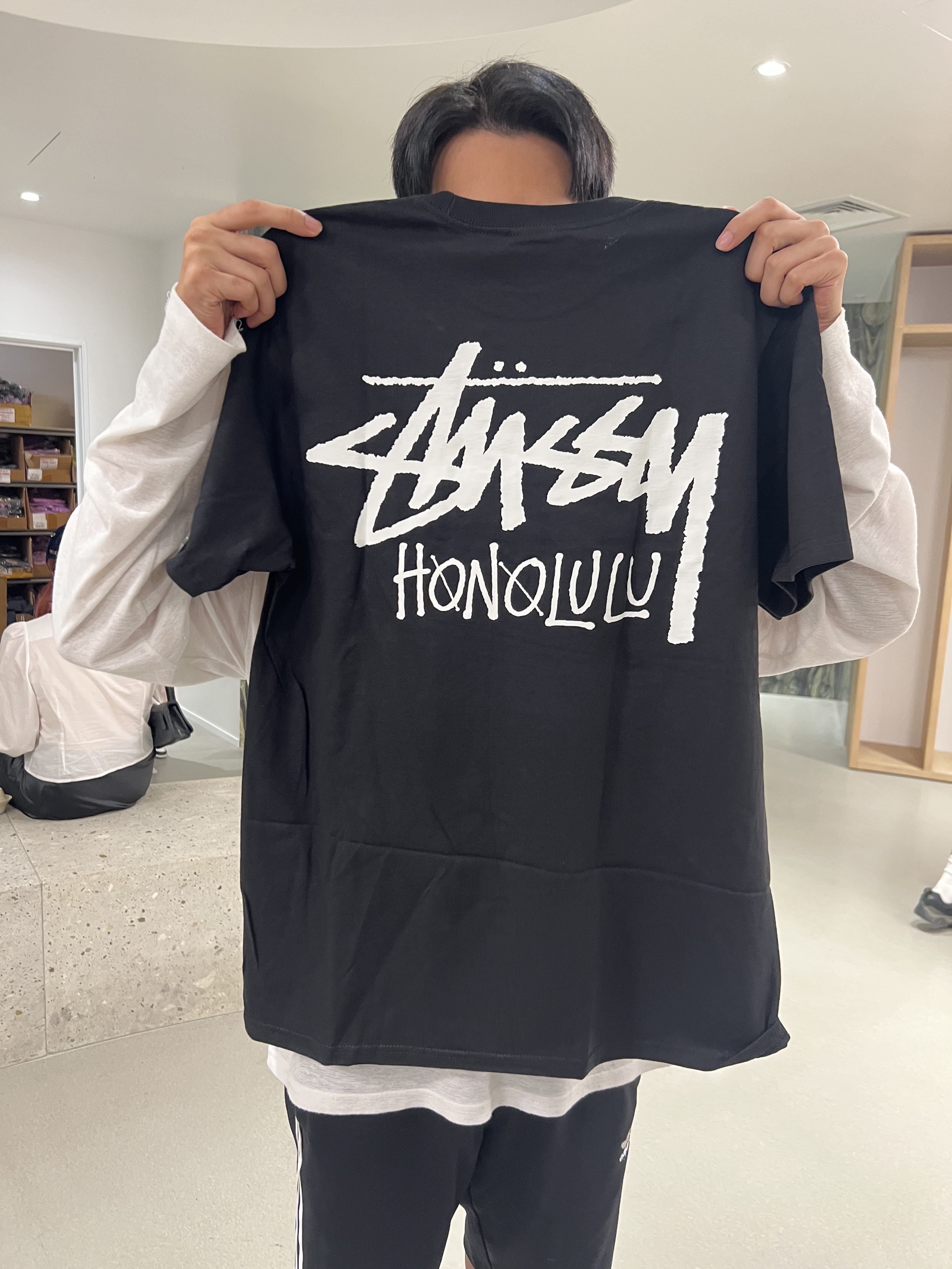 Stussy Stock Honolulu T-Shirt Black 착용 스타일