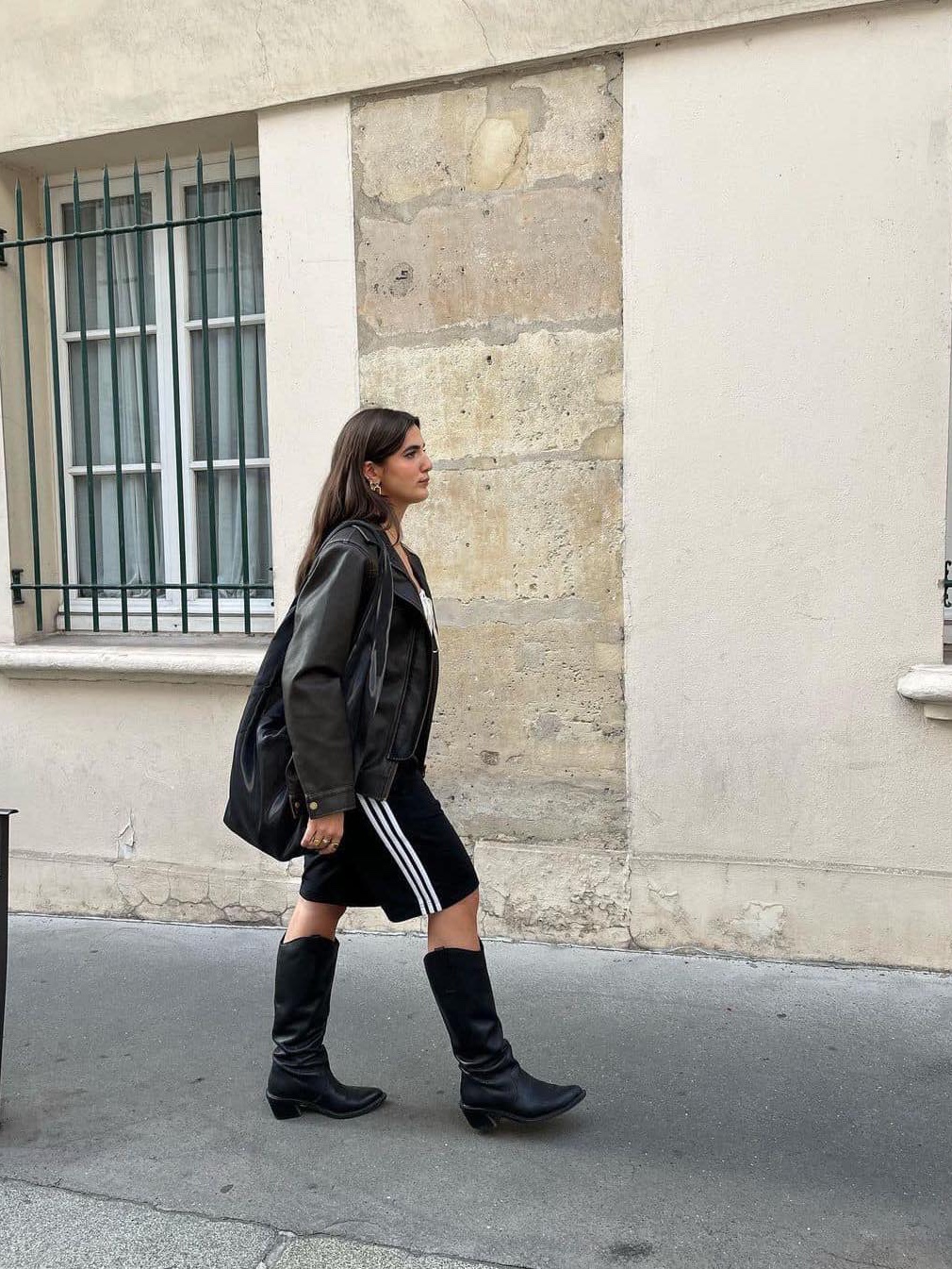 [KREAM 단독] Epingler Women Ang't Middle Boots Black, (W) Camper Mil Boots Black 착용 스타일 - 2
