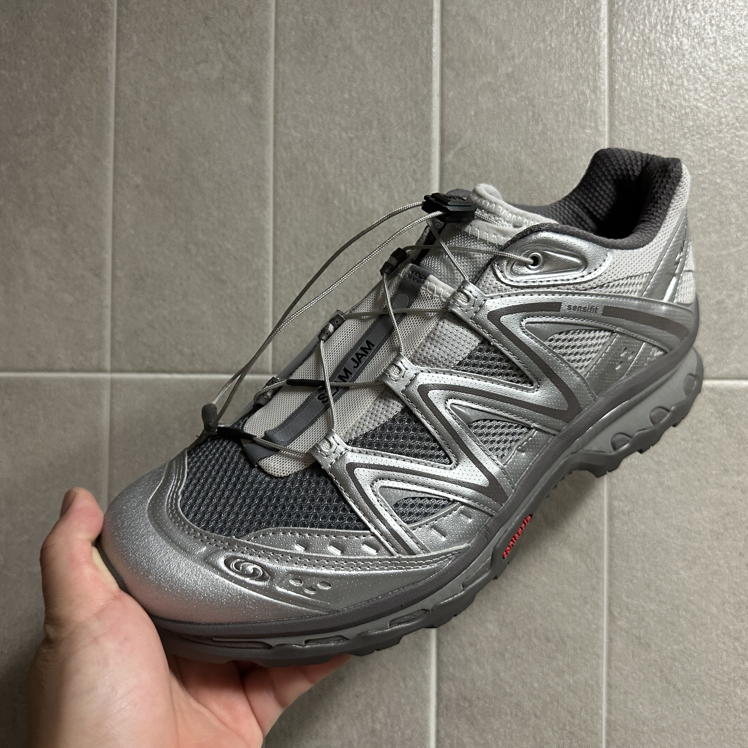 Salomon x Slam Jam XT-Quest Plum Kitten Lunar Rock 착용 스타일