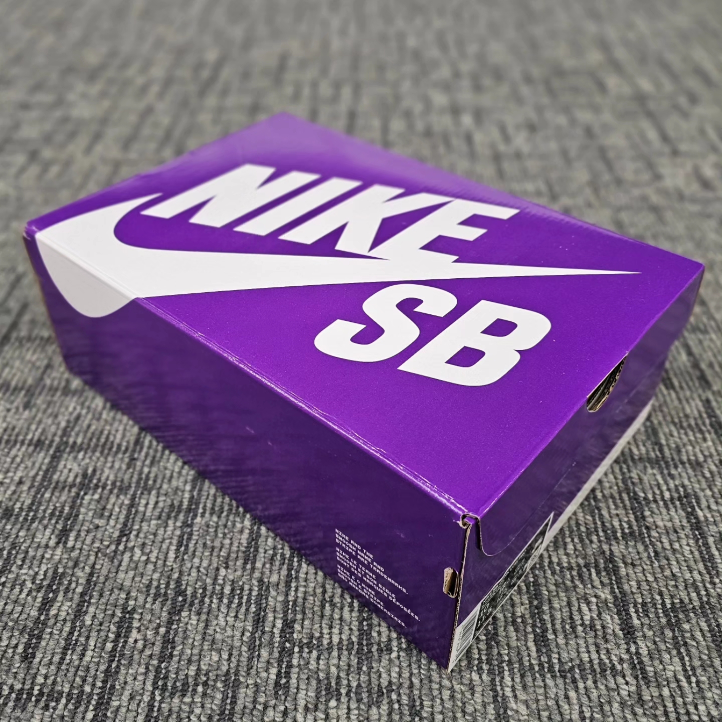 Nike SB Dunk Low Pro Black White 착용 스타일 - 10