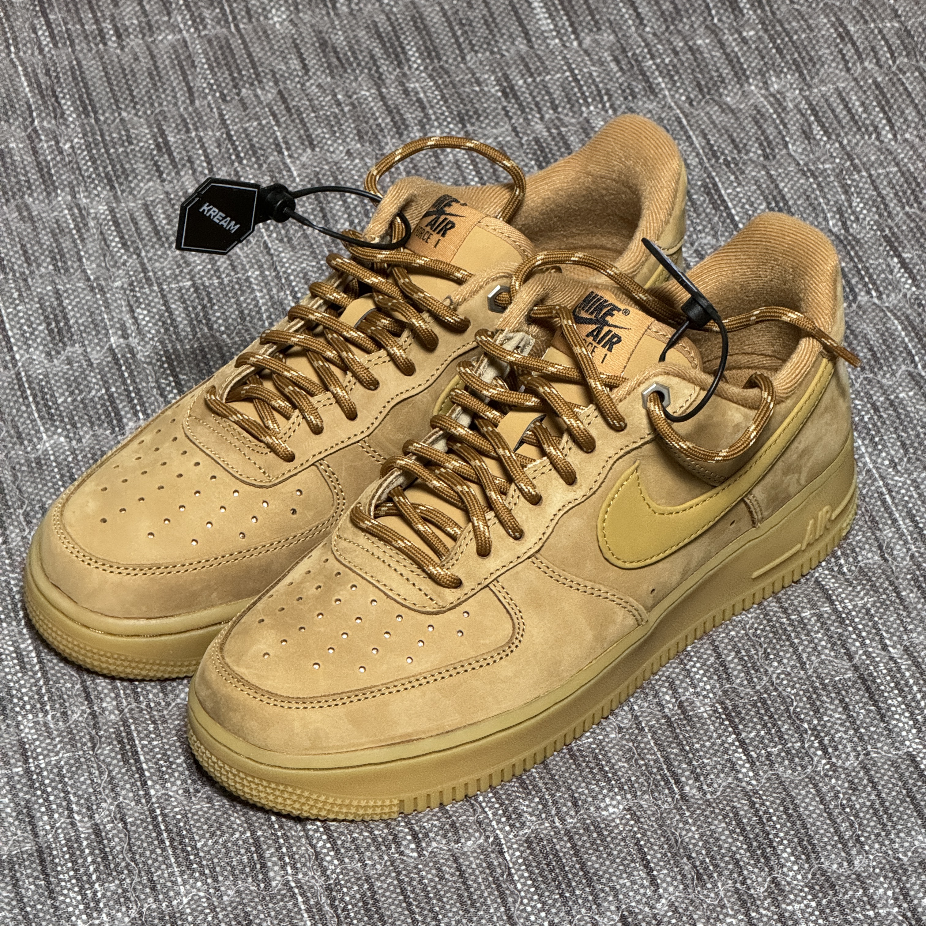 Nike Air Force 1 '07 WB Flax 착용 스타일